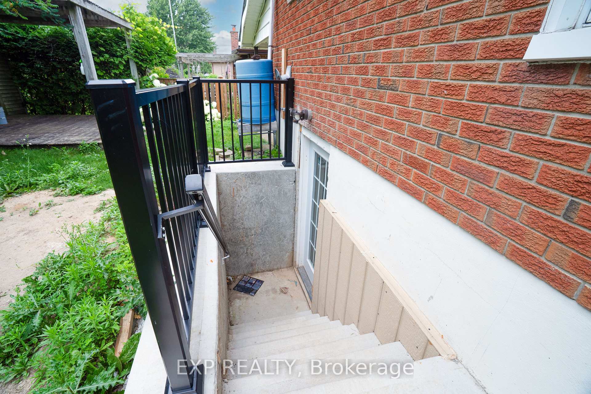 Photo 19 of 131 Countryside Crescent, Kitchener — HOMEH