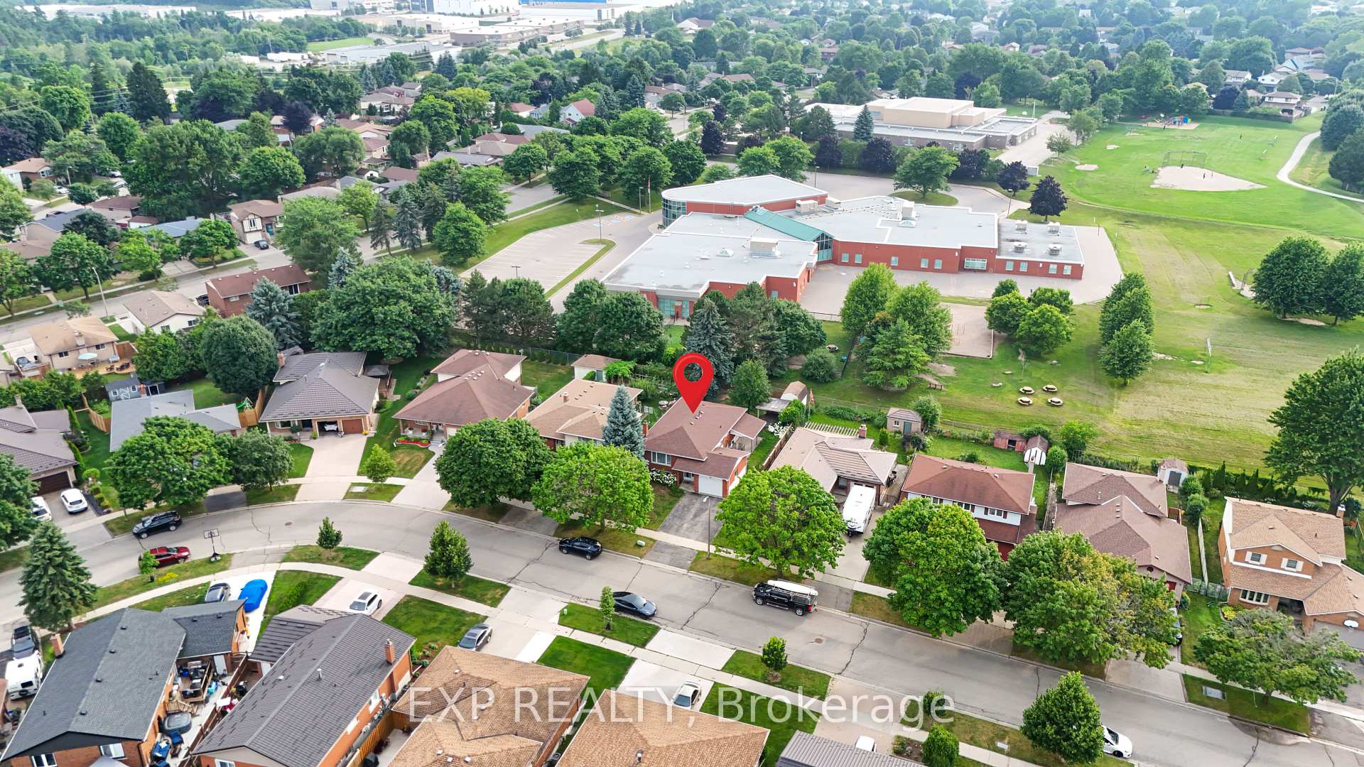 Photo 31 of 131 Countryside Crescent, Kitchener — HOMEH