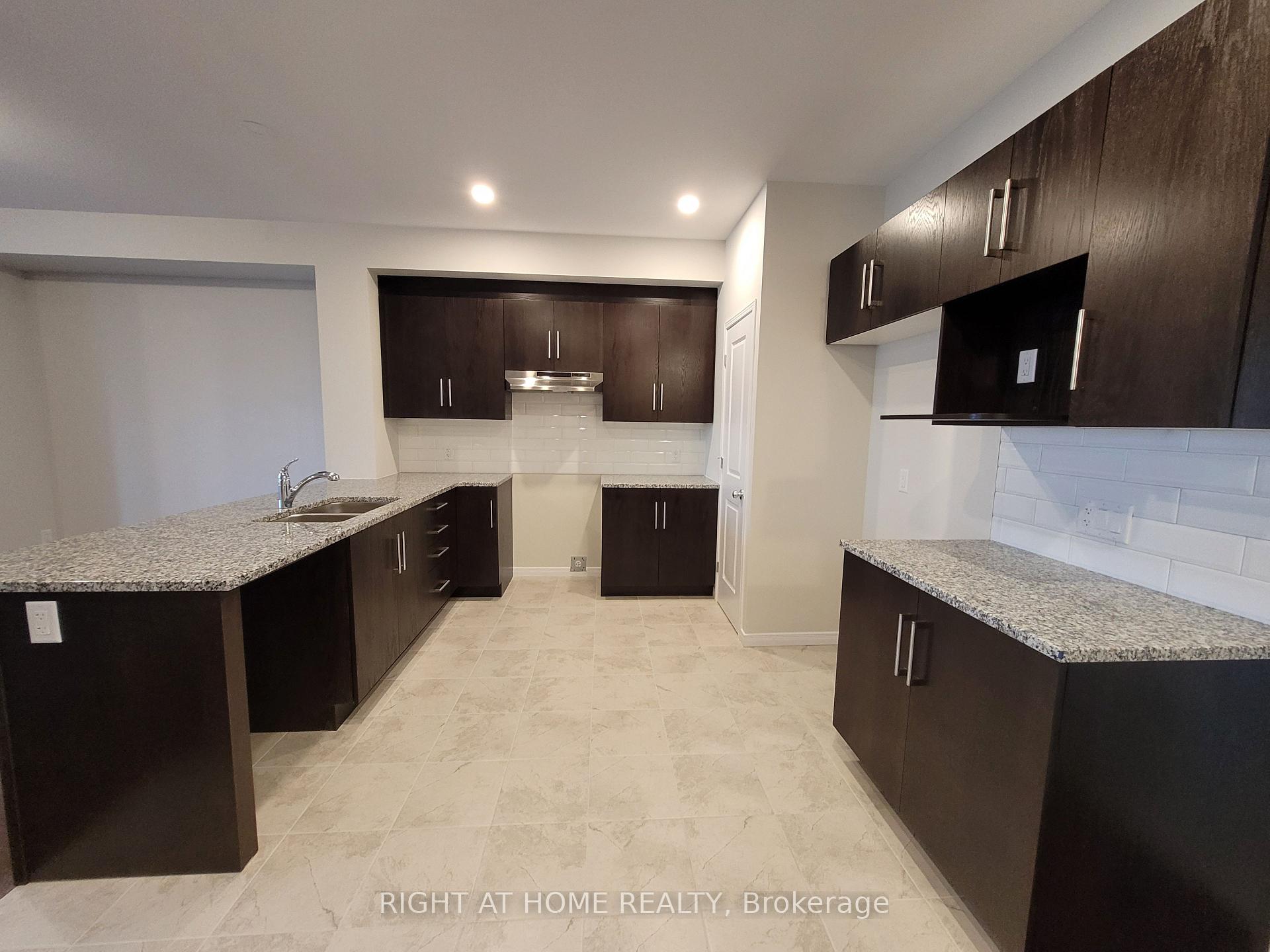 Photo 3 of 441 Cope Drive, Ottawa, Kanata - Emerald Meadows/Trailwest — HOMEH