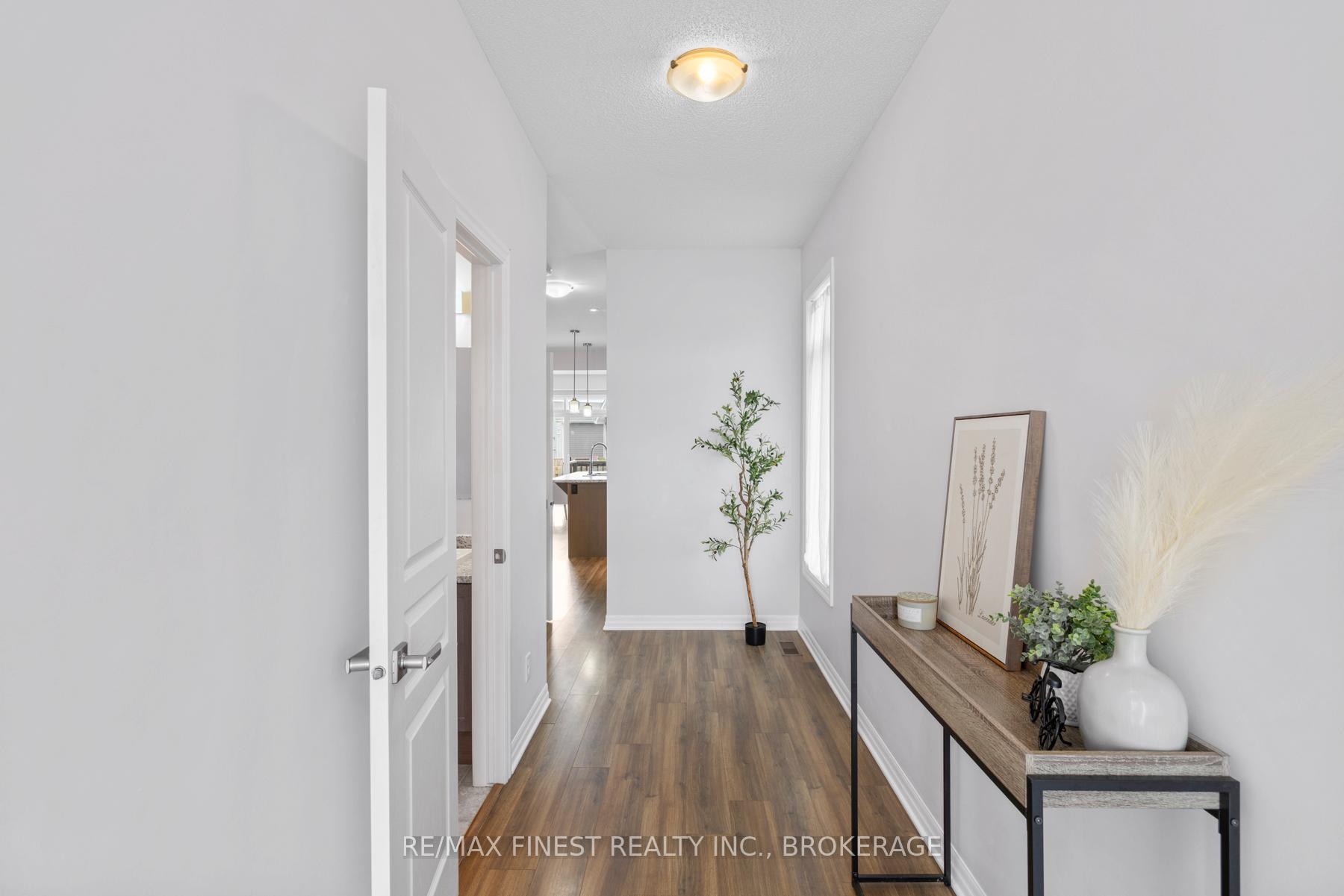 Photo 5 of 937 Riverview Way, Kingston, Kingston East (Incl Barret Crt) — HOMEH