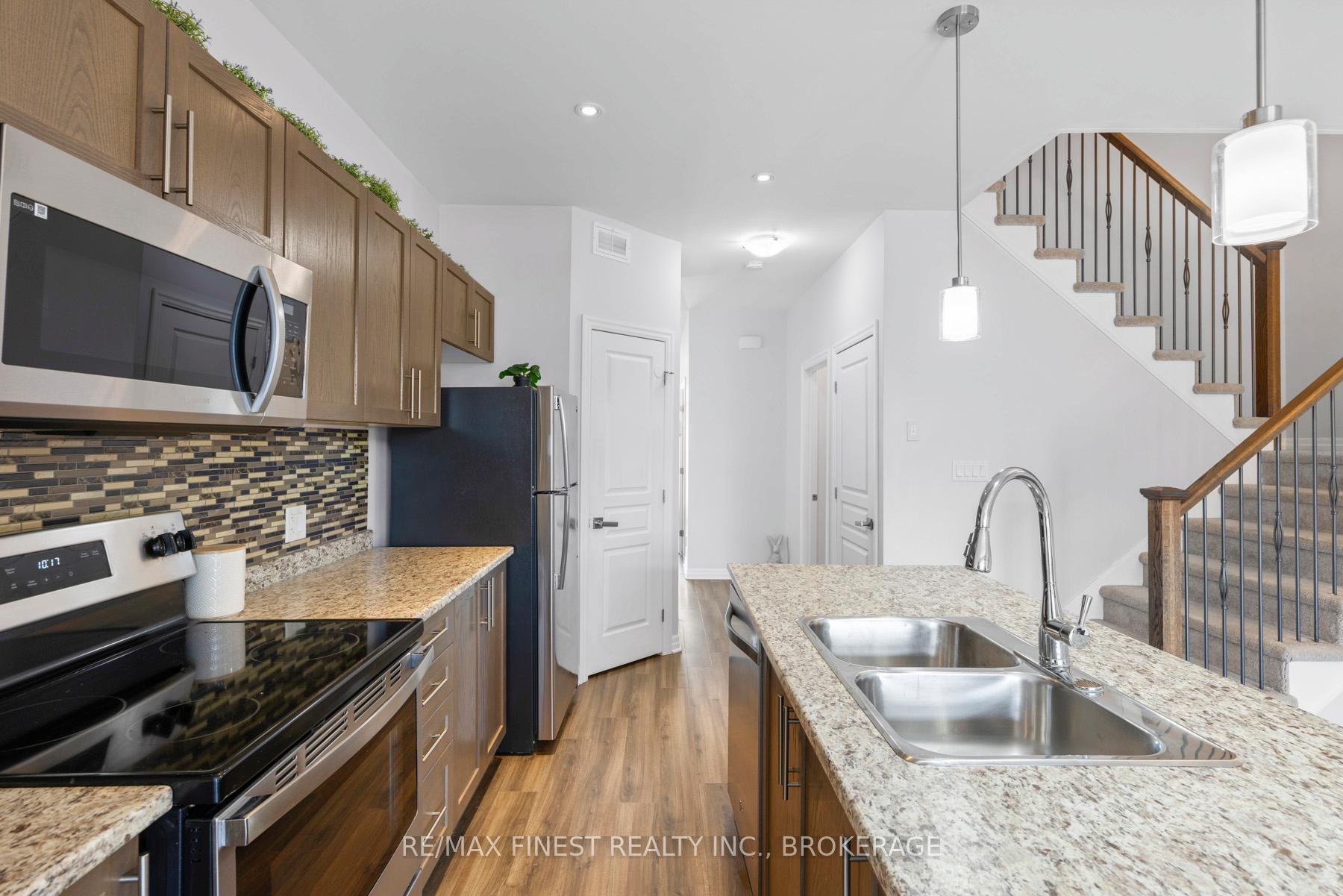 Photo 12 of 937 Riverview Way, Kingston, Kingston East (Incl Barret Crt) — HOMEH