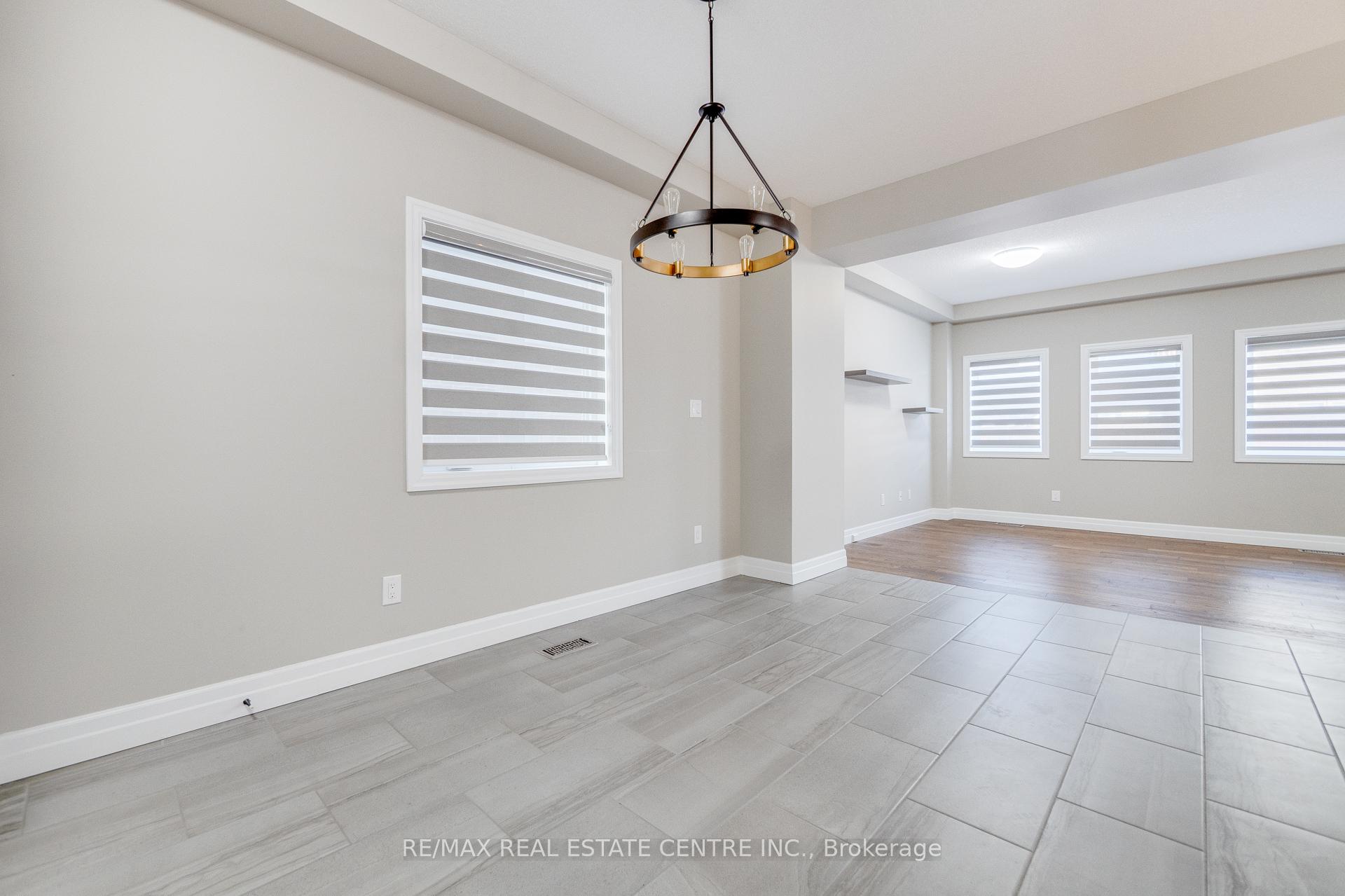 Photo 3 of 168 Hollybrook Trail, Kitchener, Doon South — HOMEH