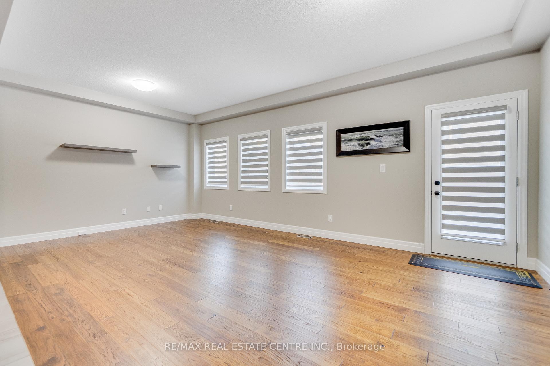 Photo 7 of 168 Hollybrook Trail, Kitchener, Doon South — HOMEH