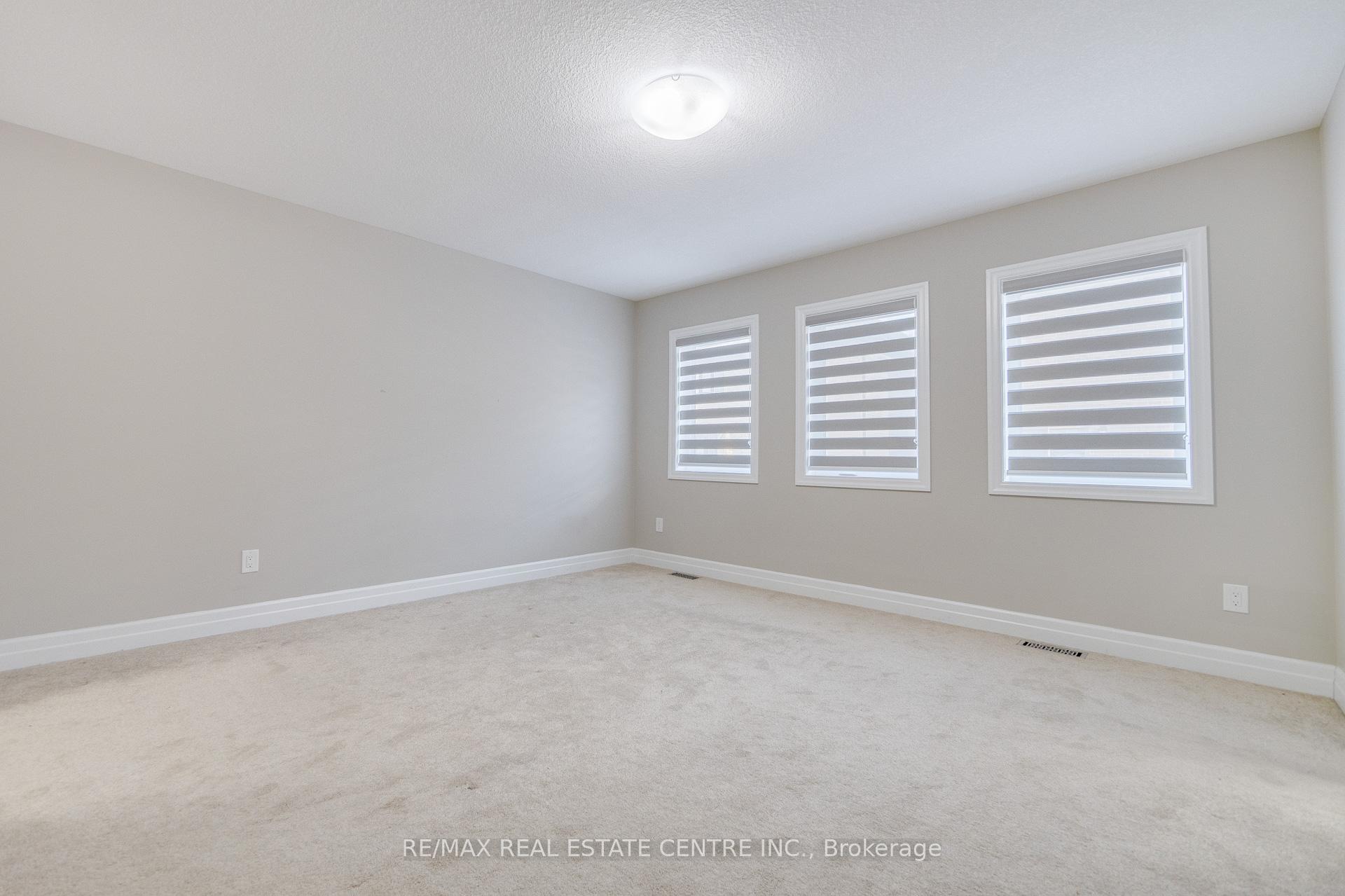 Photo 11 of 168 Hollybrook Trail, Kitchener, Doon South — HOMEH