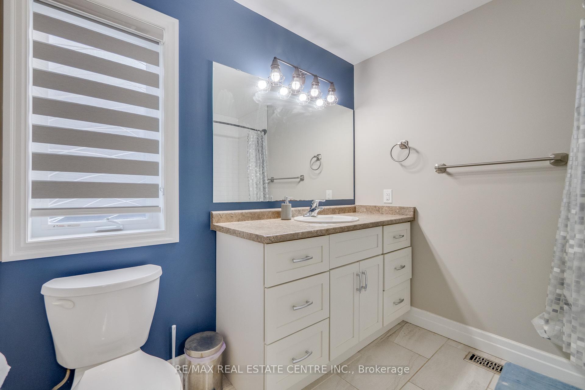 Photo 17 of 168 Hollybrook Trail, Kitchener, Doon South — HOMEH