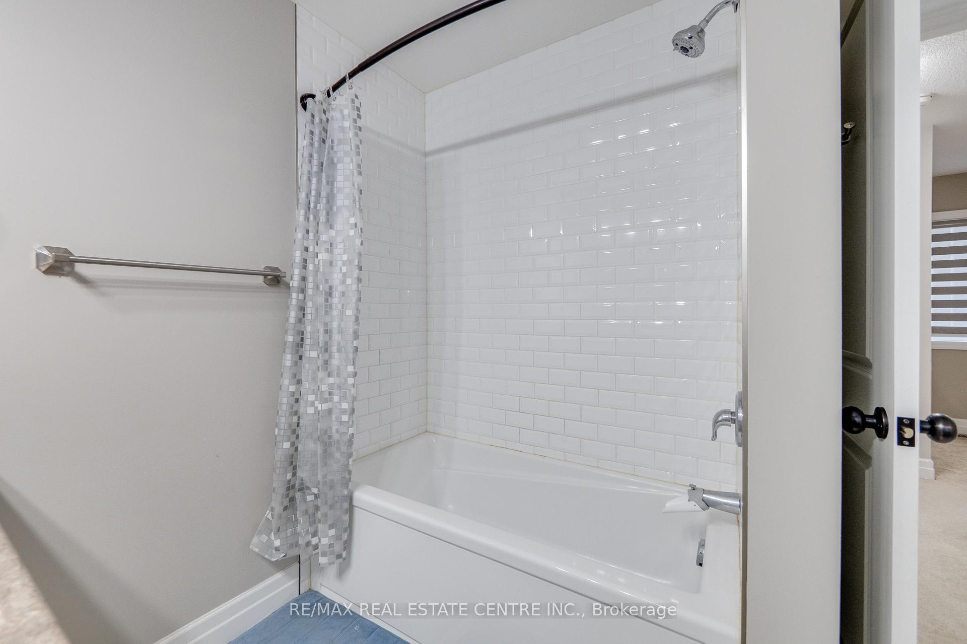 Photo 18 of 168 Hollybrook Trail, Kitchener, Doon South — HOMEH