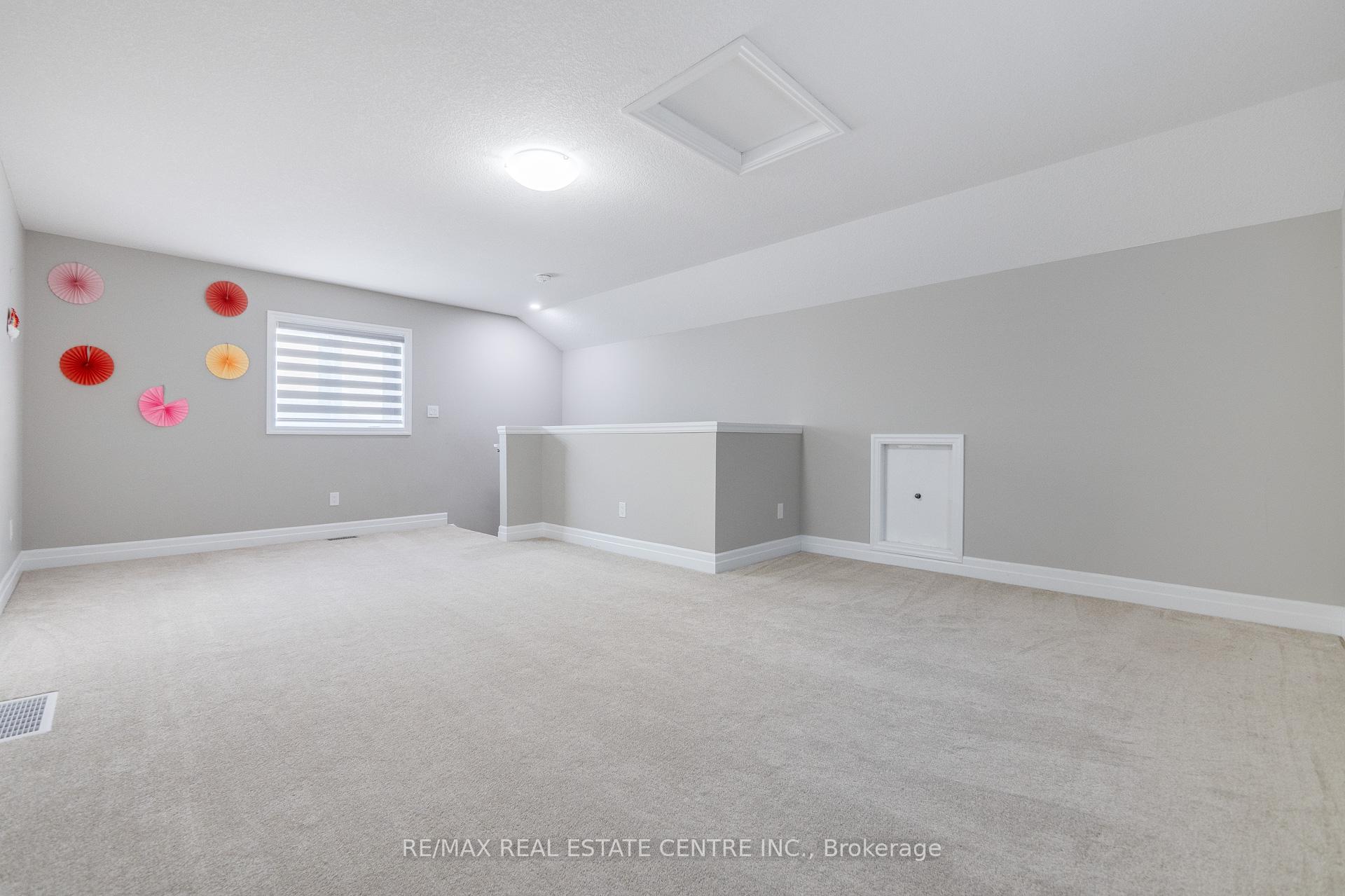Photo 19 of 168 Hollybrook Trail, Kitchener, Doon South — HOMEH