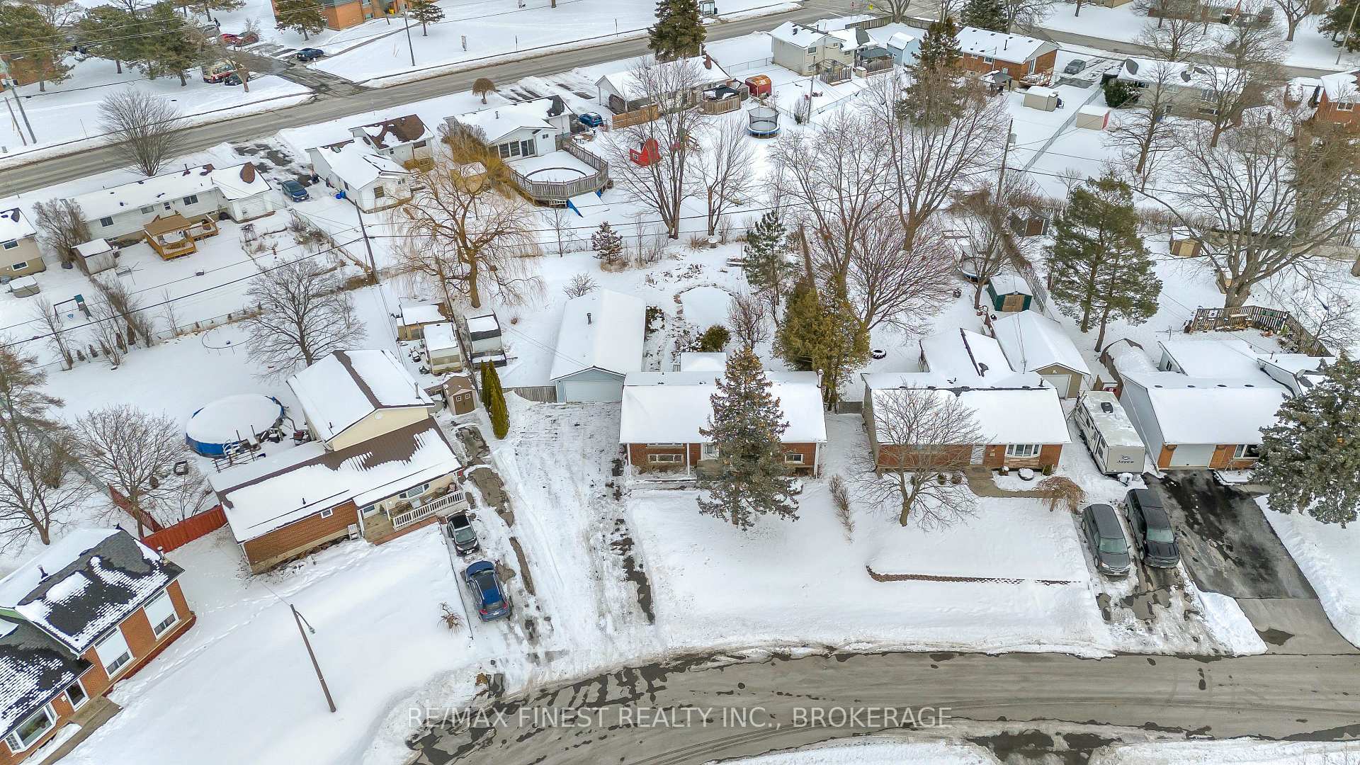 Photo 4 of 39 Bakers Lane, Loyalist, Amherstview — HOMEH