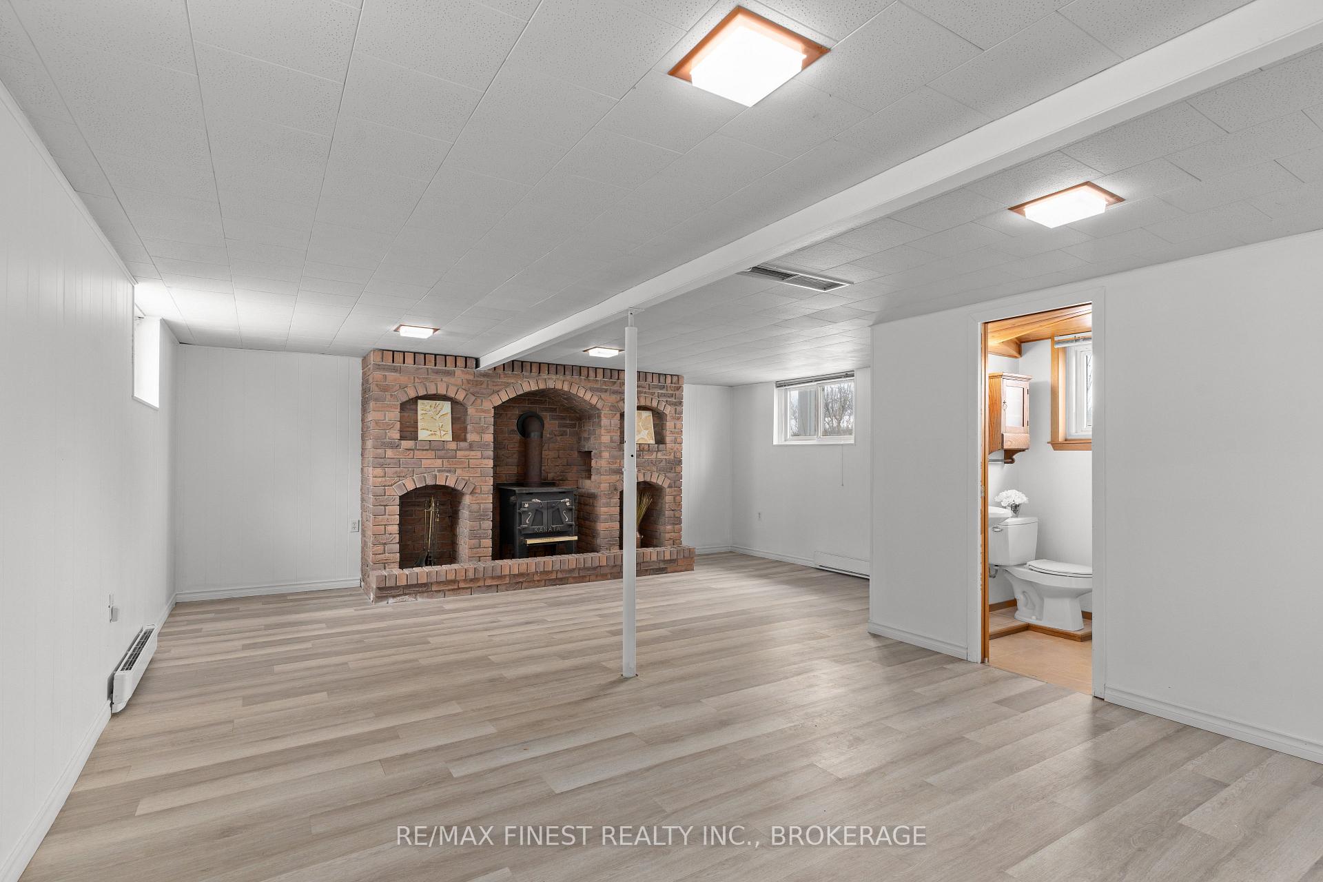 Photo 27 of 39 Bakers Lane, Loyalist, Amherstview — HOMEH