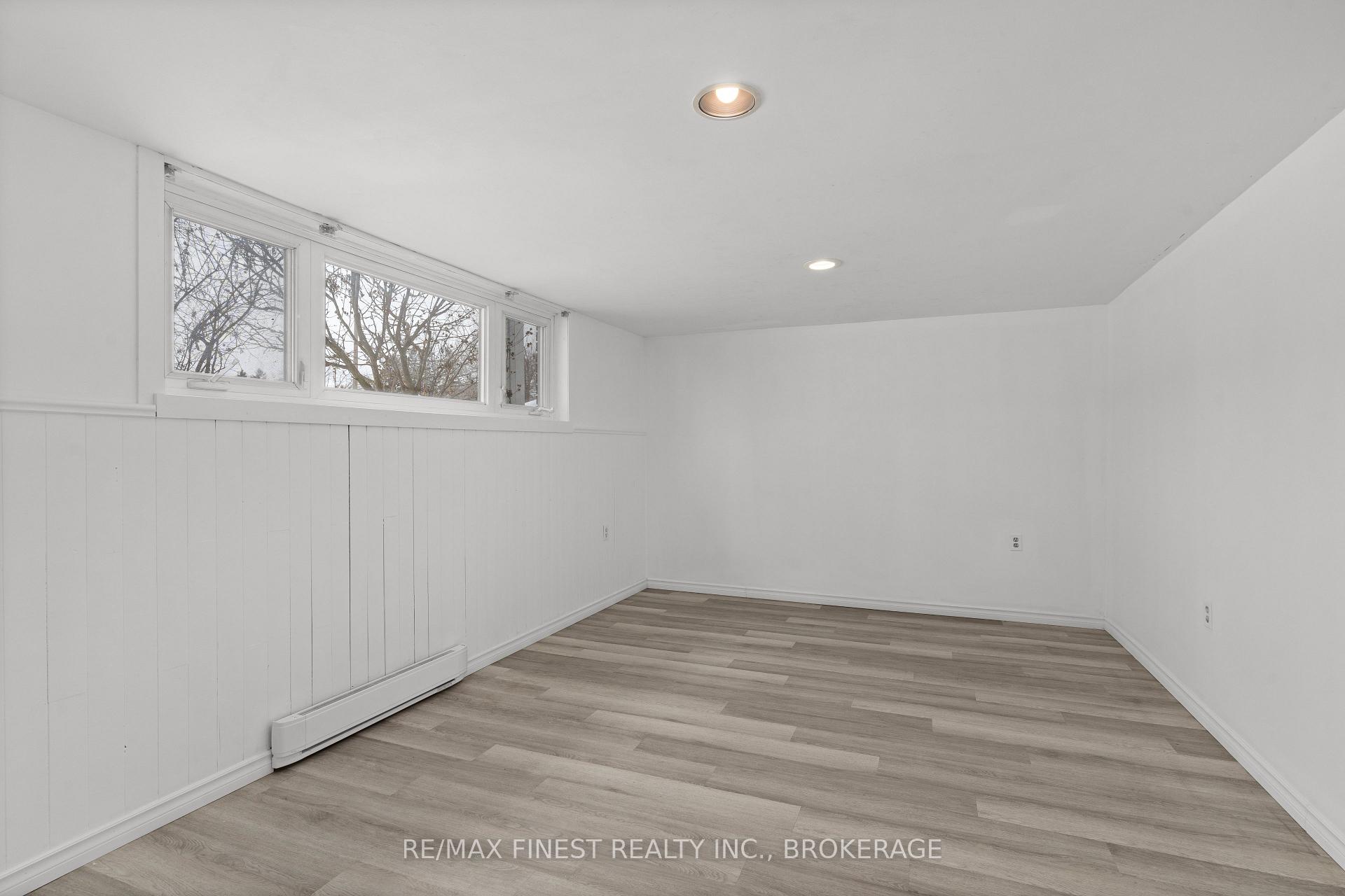 Photo 33 of 39 Bakers Lane, Loyalist, Amherstview — HOMEH