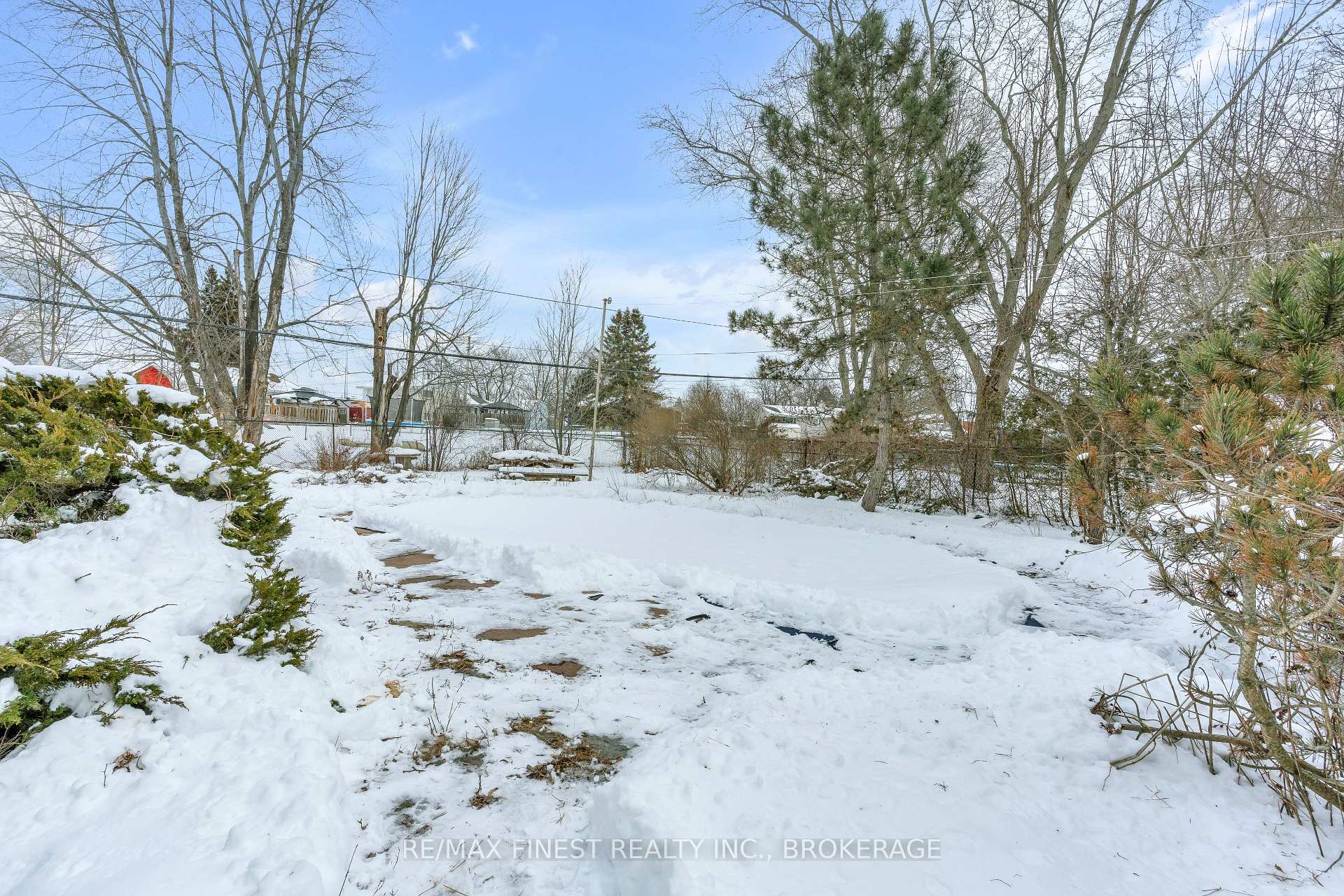 Photo 40 of 39 Bakers Lane, Loyalist, Amherstview — HOMEH