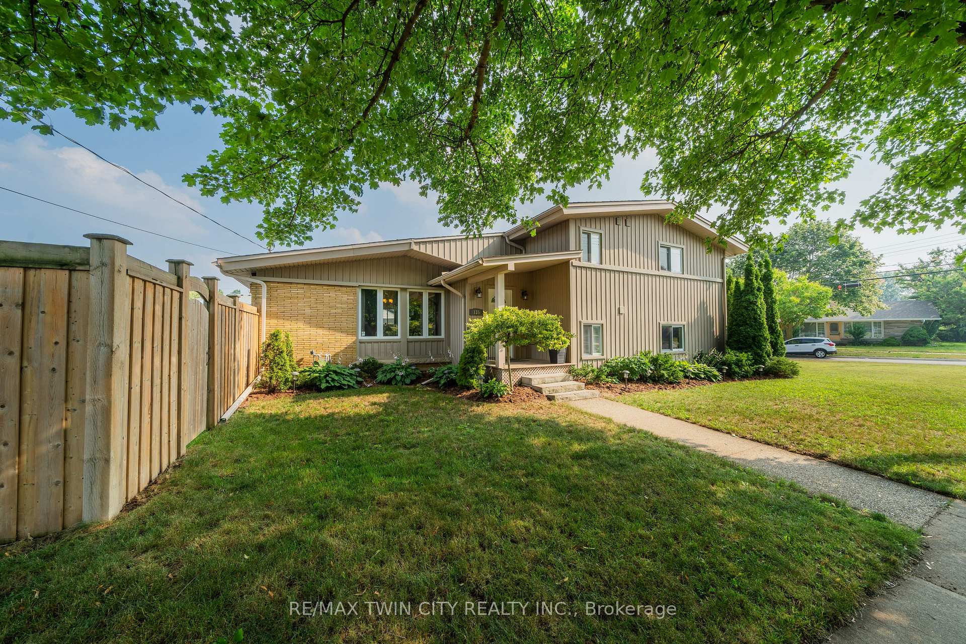 Photo 6 of 135 Islington Avenue, Kitchener — HOMEH