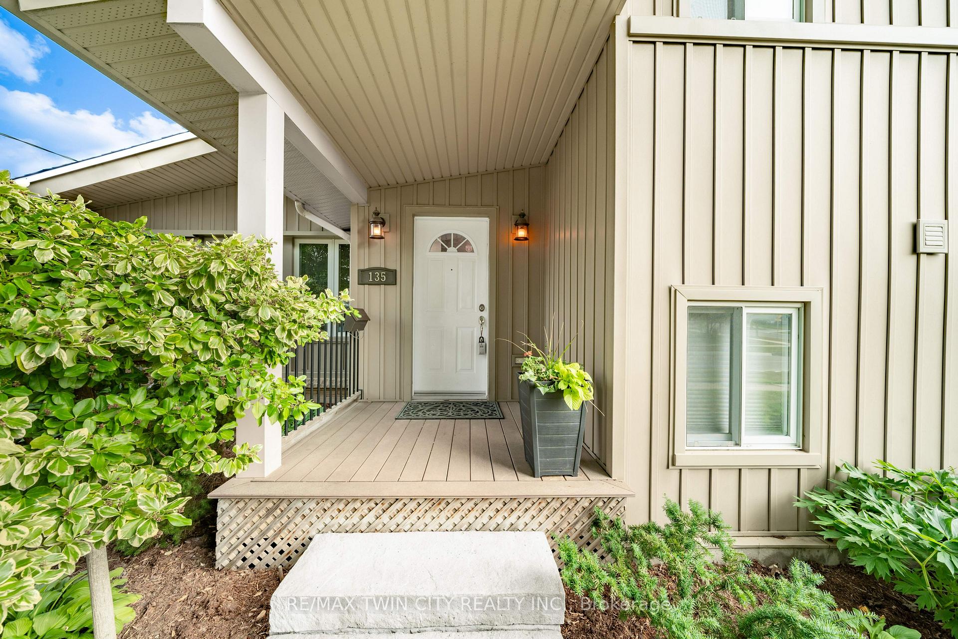 Photo 7 of 135 Islington Avenue, Kitchener — HOMEH