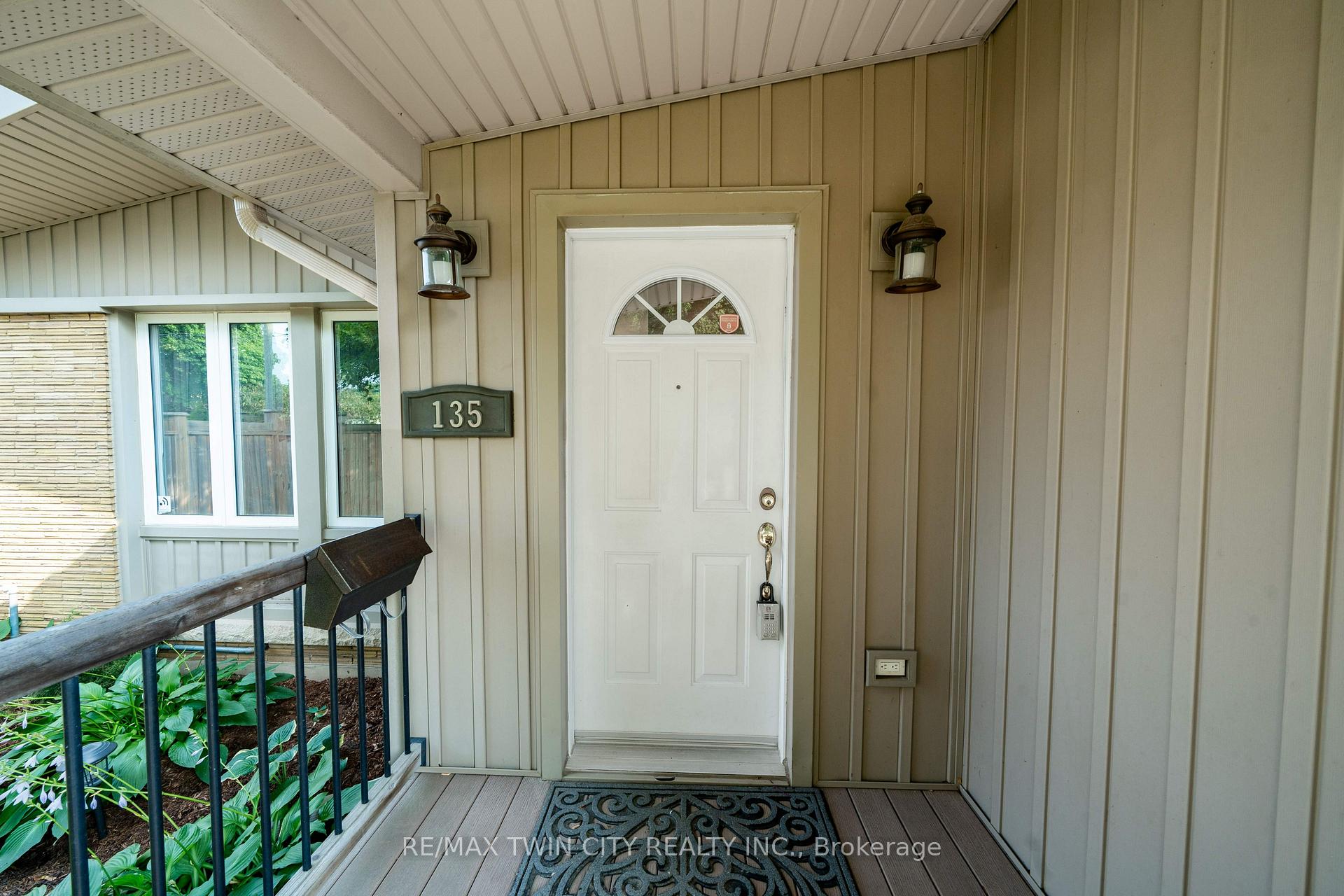 Photo 8 of 135 Islington Avenue, Kitchener — HOMEH