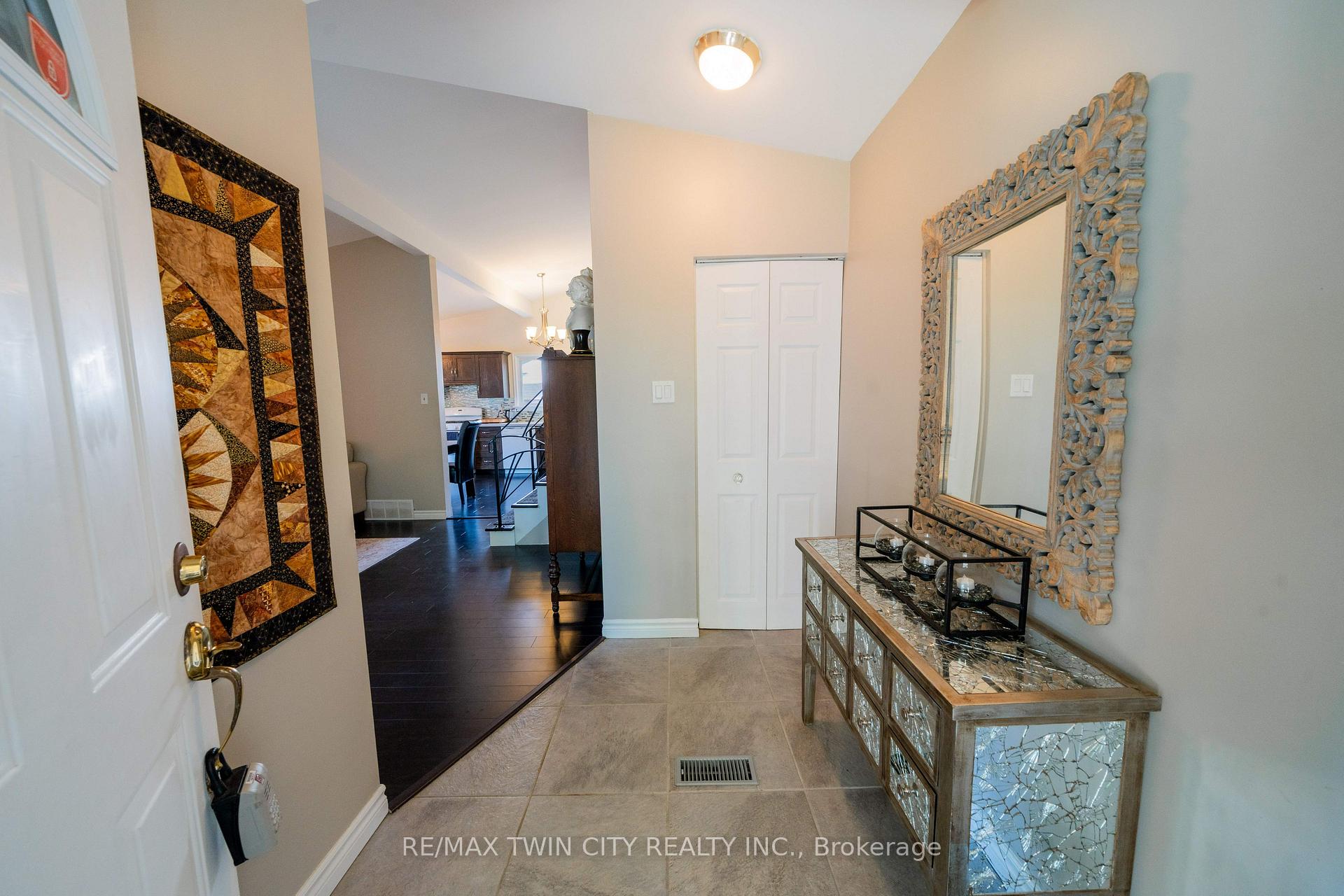 Photo 9 of 135 Islington Avenue, Kitchener — HOMEH