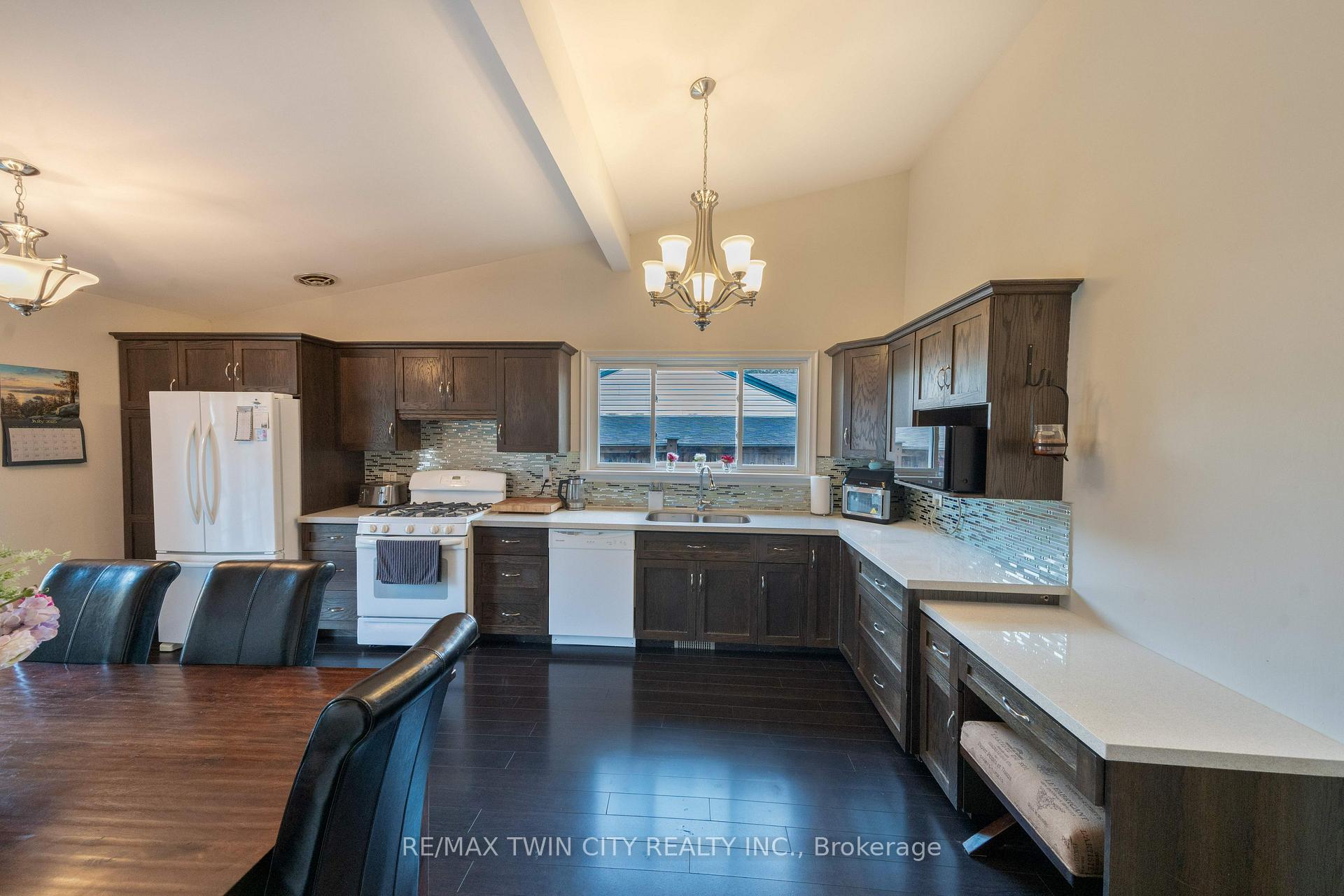Photo 16 of 135 Islington Avenue, Kitchener — HOMEH