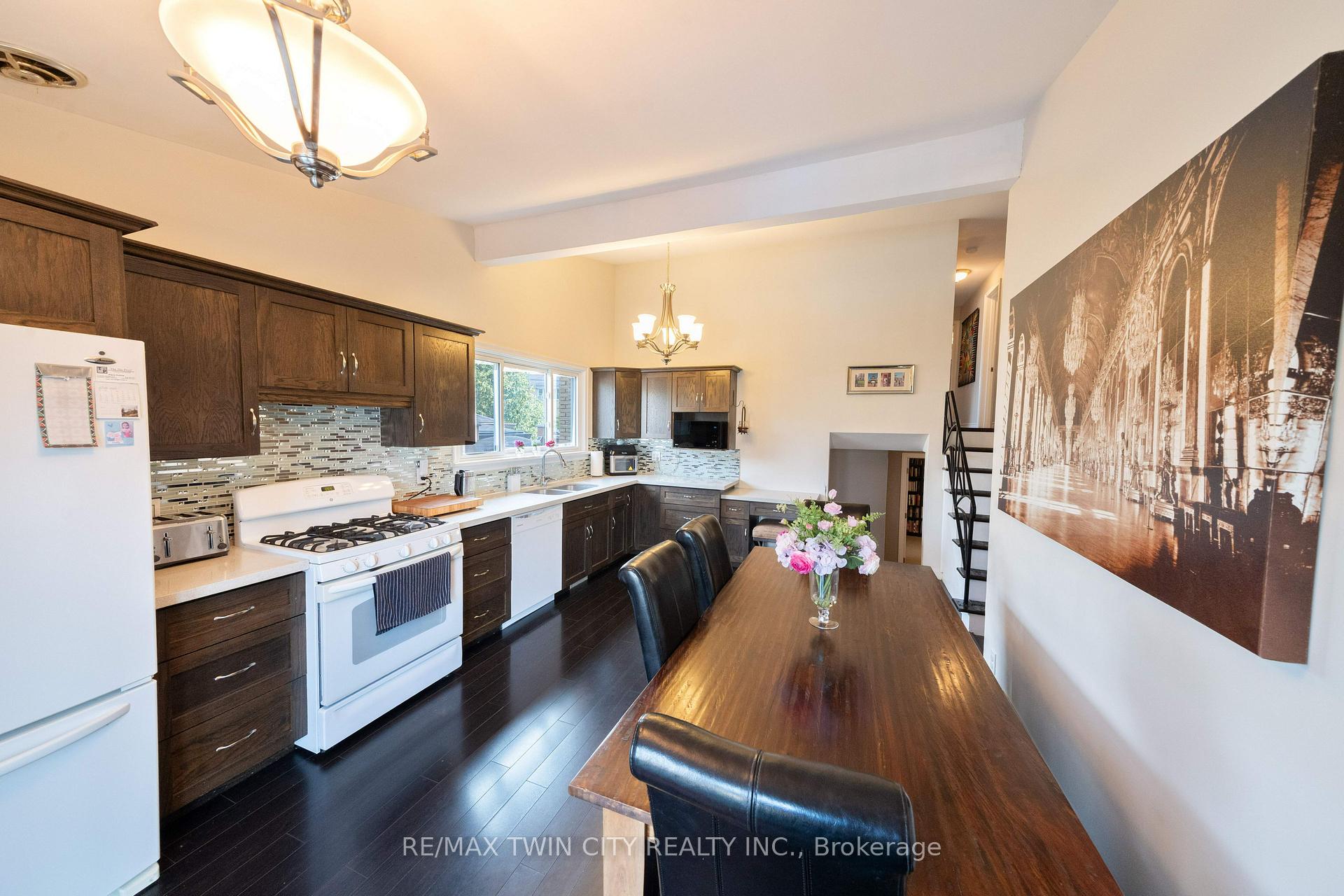 Photo 19 of 135 Islington Avenue, Kitchener — HOMEH