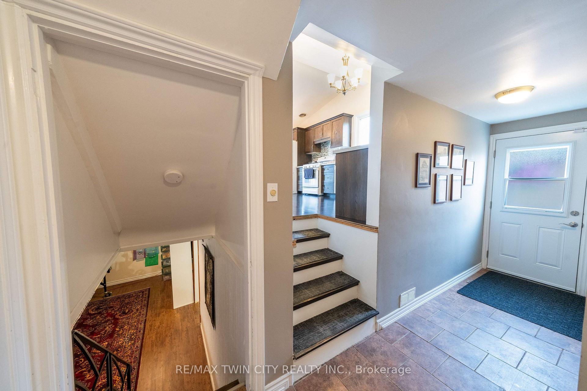 Photo 21 of 135 Islington Avenue, Kitchener — HOMEH