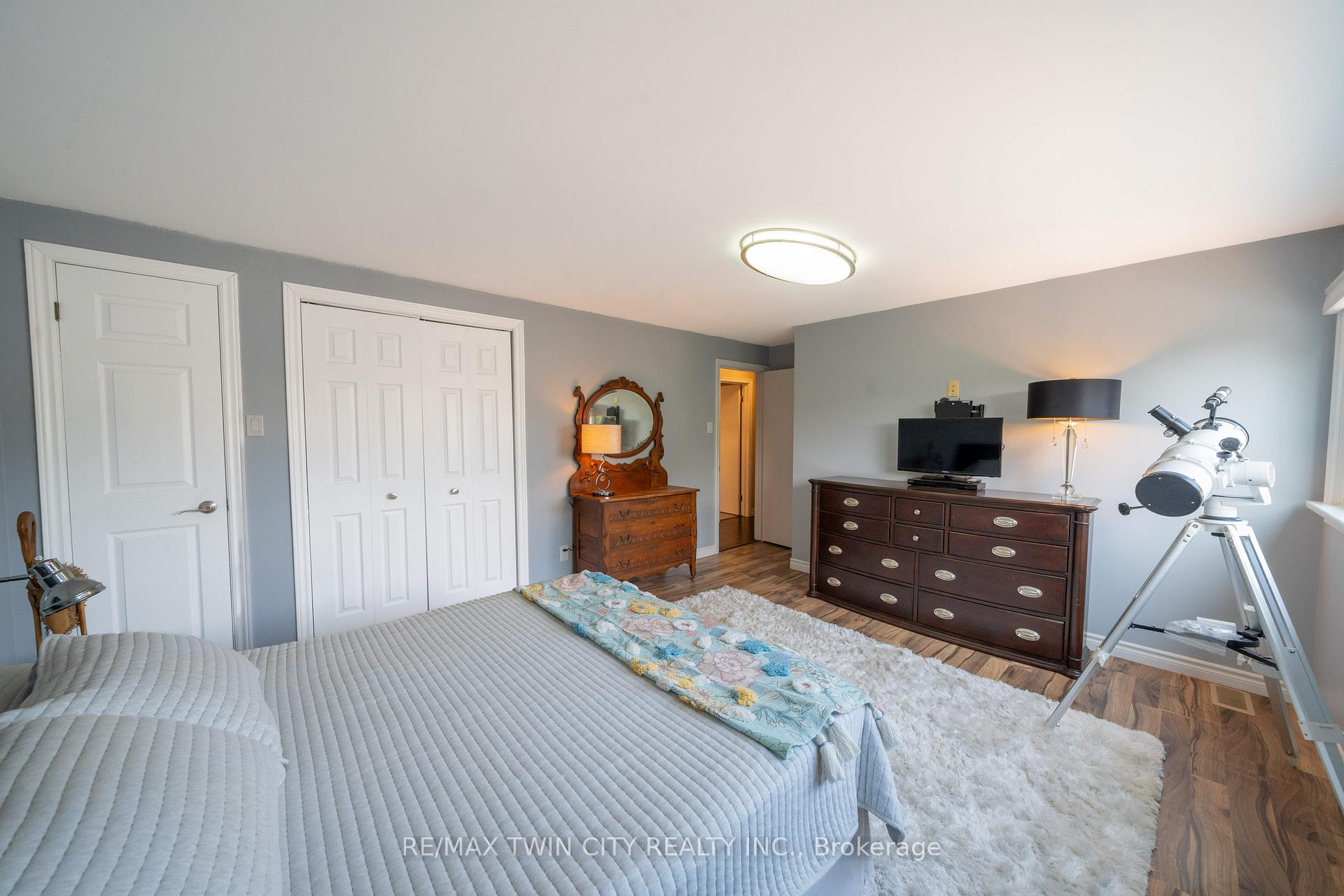 Photo 33 of 135 Islington Avenue, Kitchener — HOMEH