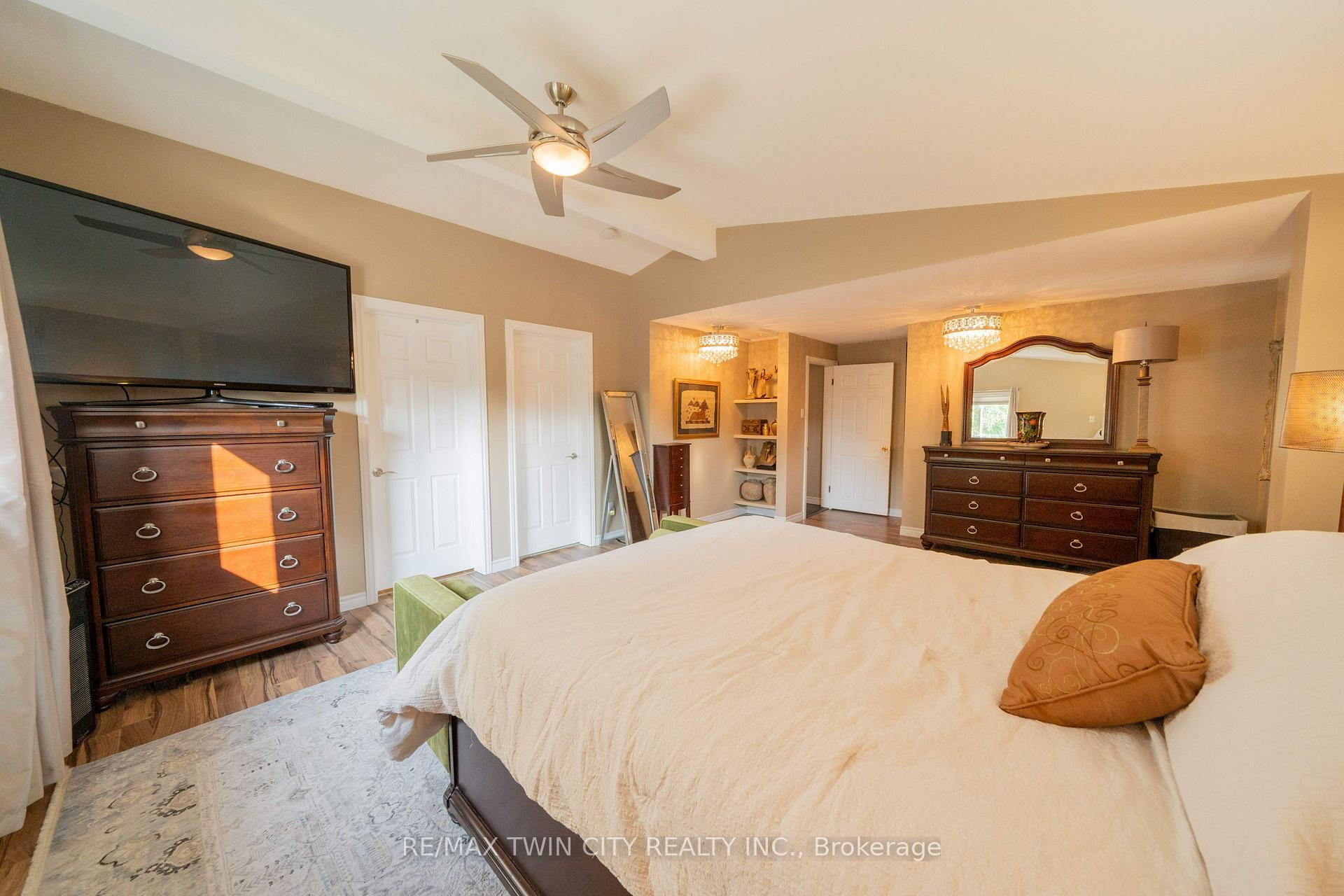 Photo 35 of 135 Islington Avenue, Kitchener — HOMEH