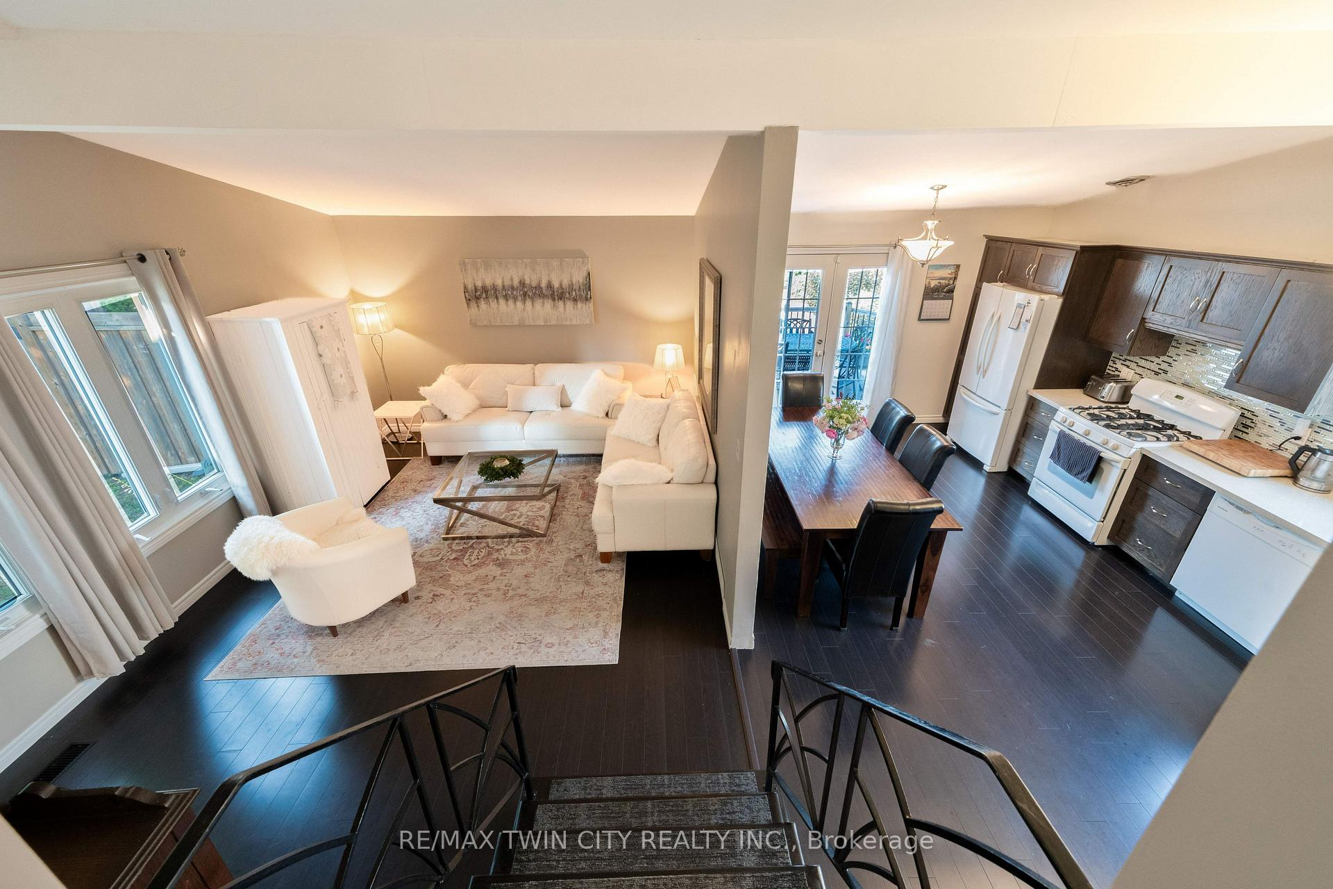 Photo 37 of 135 Islington Avenue, Kitchener — HOMEH