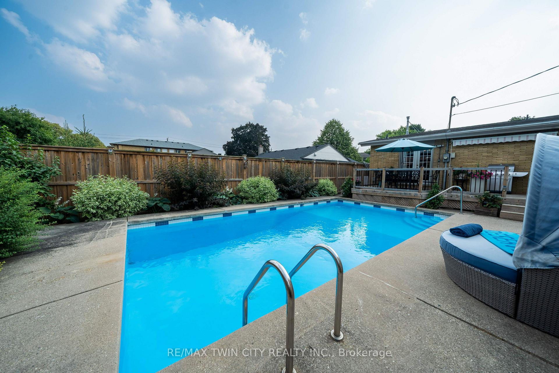 Photo 40 of 135 Islington Avenue, Kitchener — HOMEH