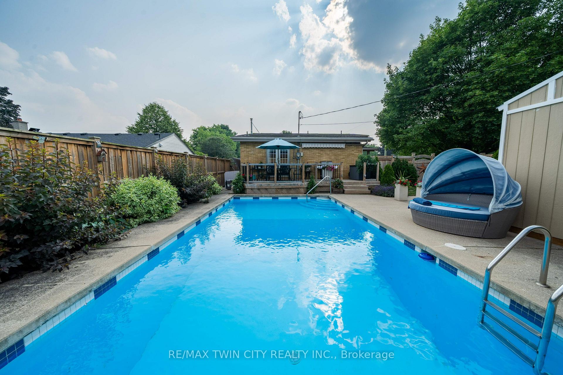 Photo 41 of 135 Islington Avenue, Kitchener — HOMEH
