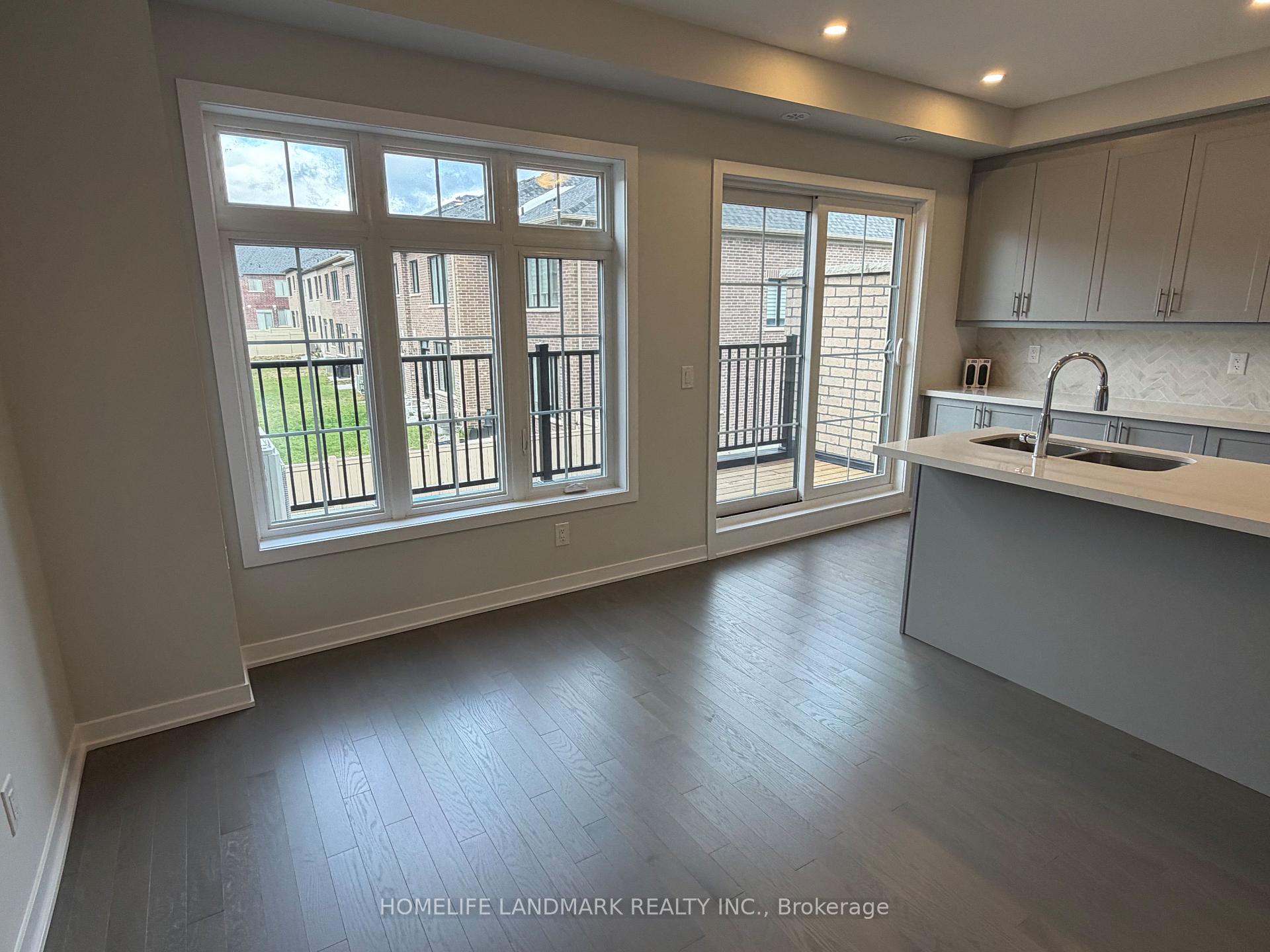 Photo 4 of 48 York Downs Boulevard, Markham, Angus Glen — HOMEH