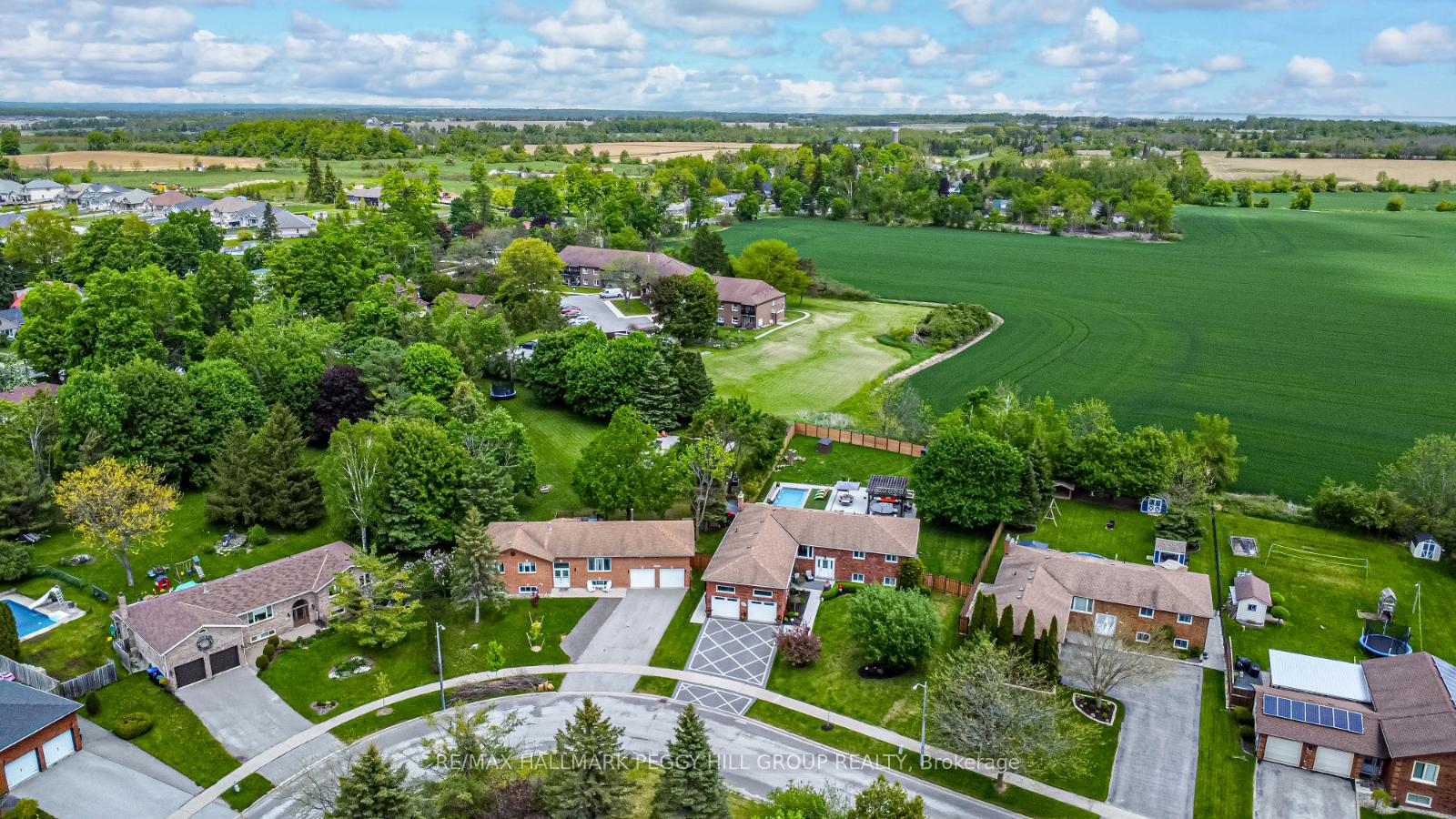 Photo 3 of 2076 Chantler Street, Innisfil, Stroud — HOMEH
