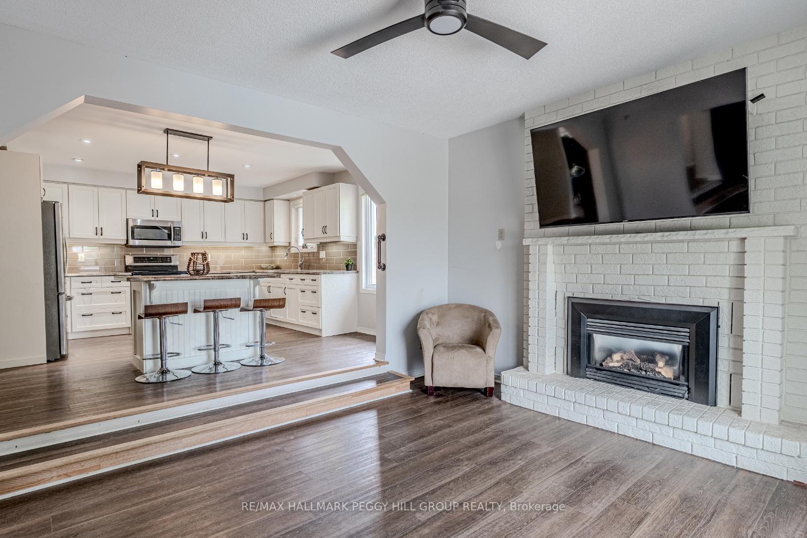 Photo 4 of 2076 Chantler Street, Innisfil, Stroud — HOMEH