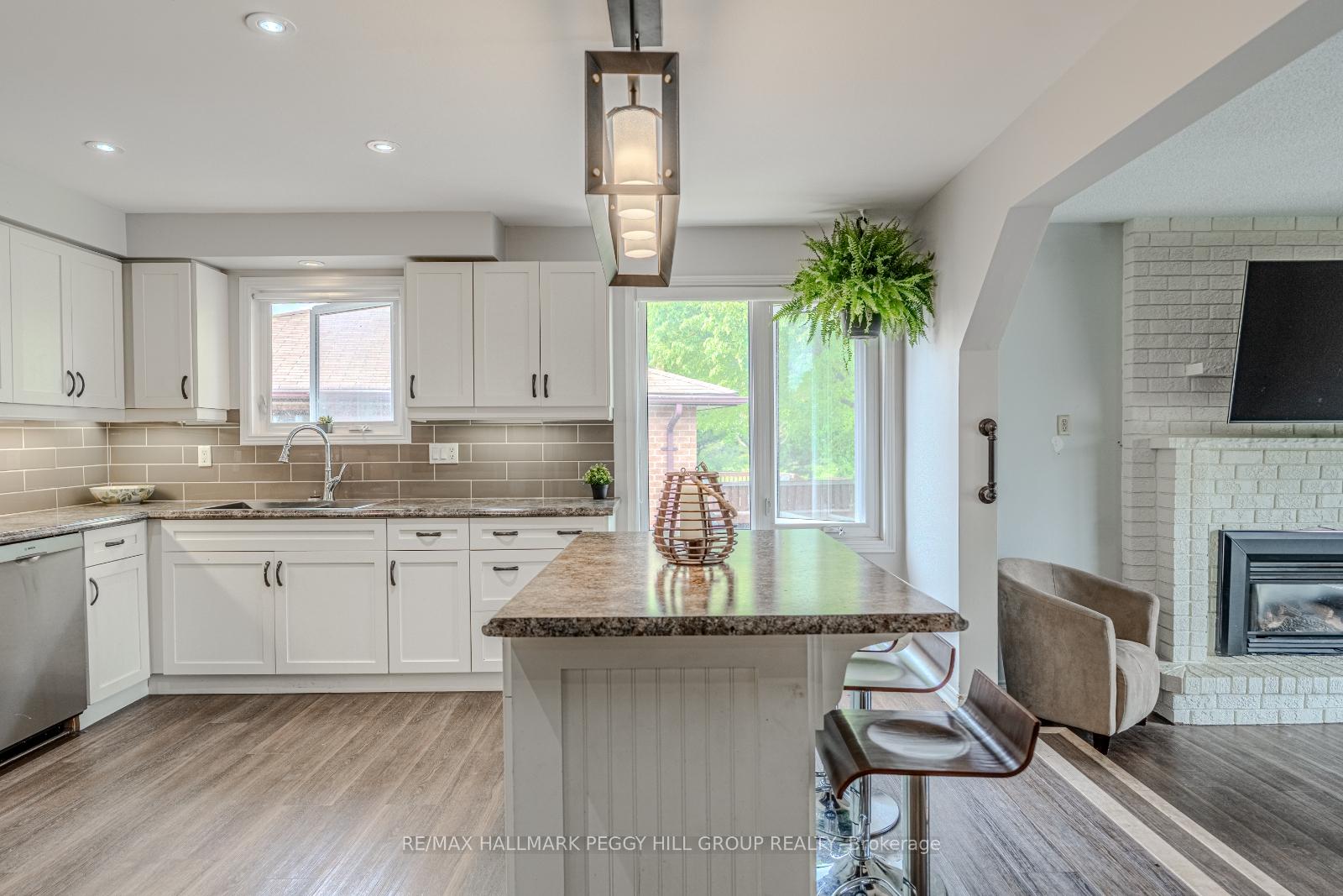 Photo 6 of 2076 Chantler Street, Innisfil, Stroud — HOMEH