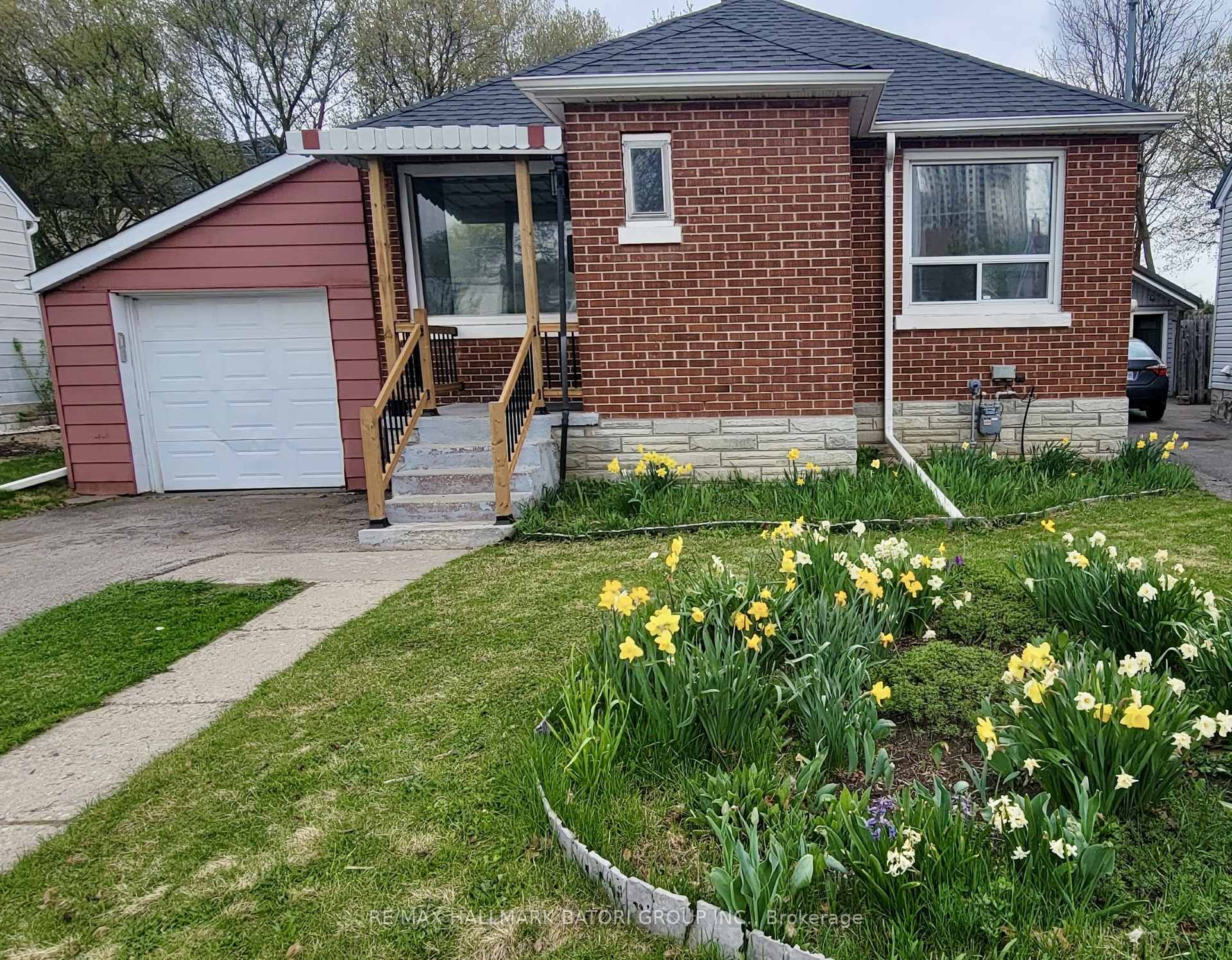 Photo 1 of 61 Stirling Avenue S, Kitchener — HOMEH