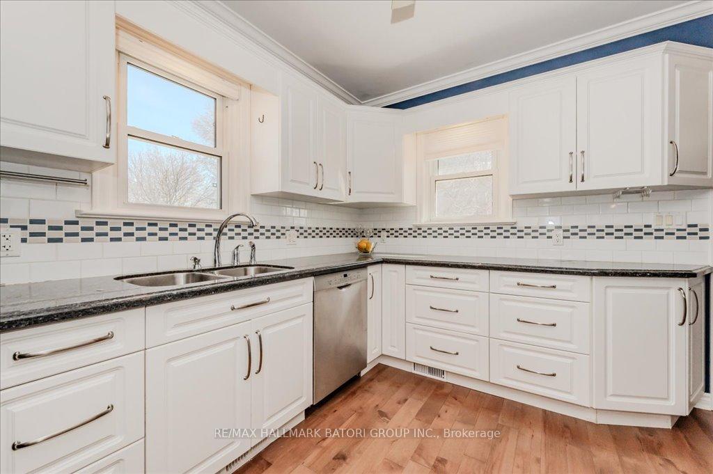 Photo 6 of 61 Stirling Avenue S, Kitchener — HOMEH
