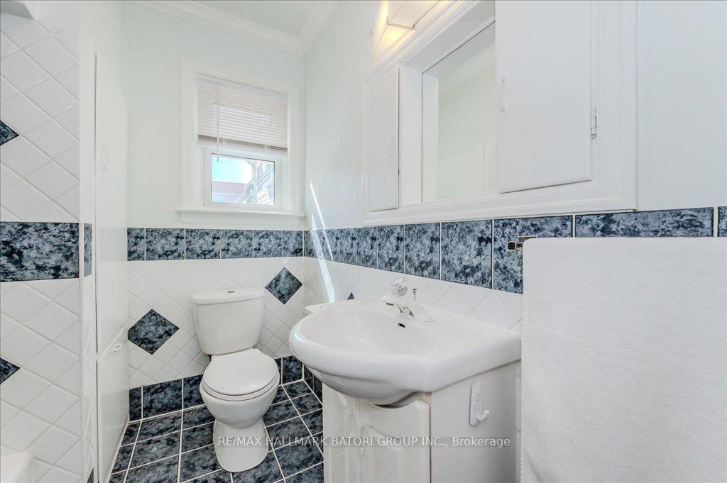 Photo 12 of 61 Stirling Avenue S, Kitchener — HOMEH
