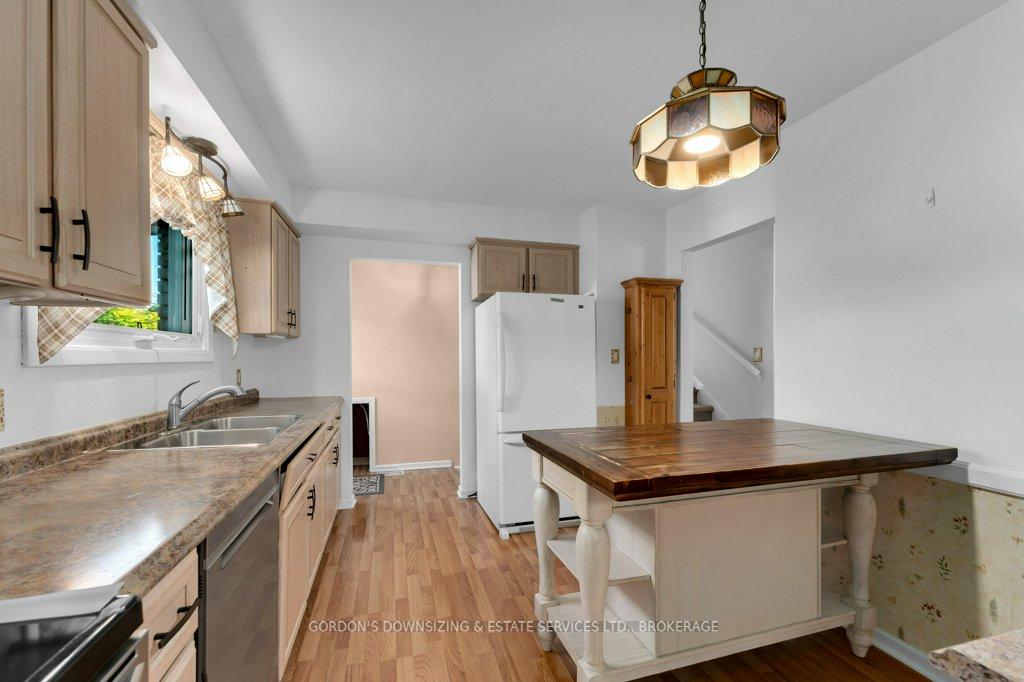 Photo 13 of 869 Haverhill Drive, Kingston, City Southwest — HOMEH