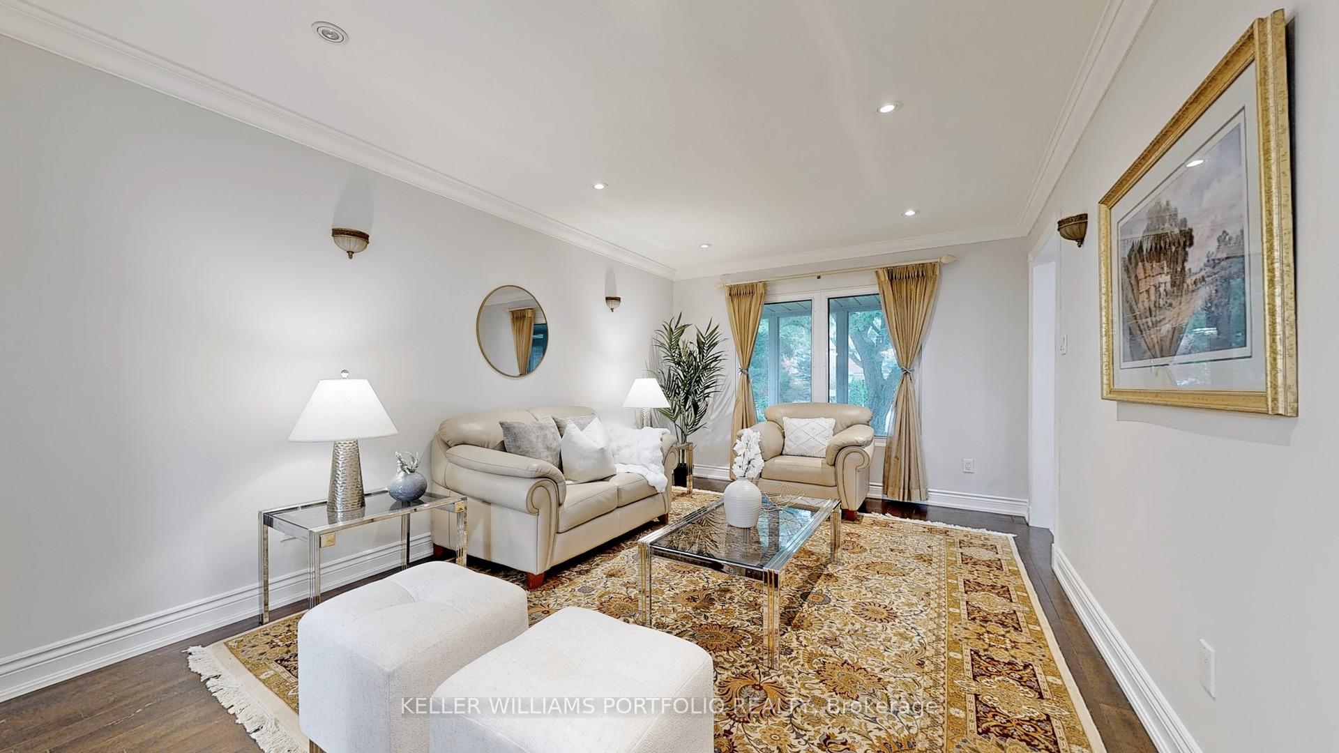 Photo 3 of 10 Valleyview Road, Markham, Thornlea — HOMEH