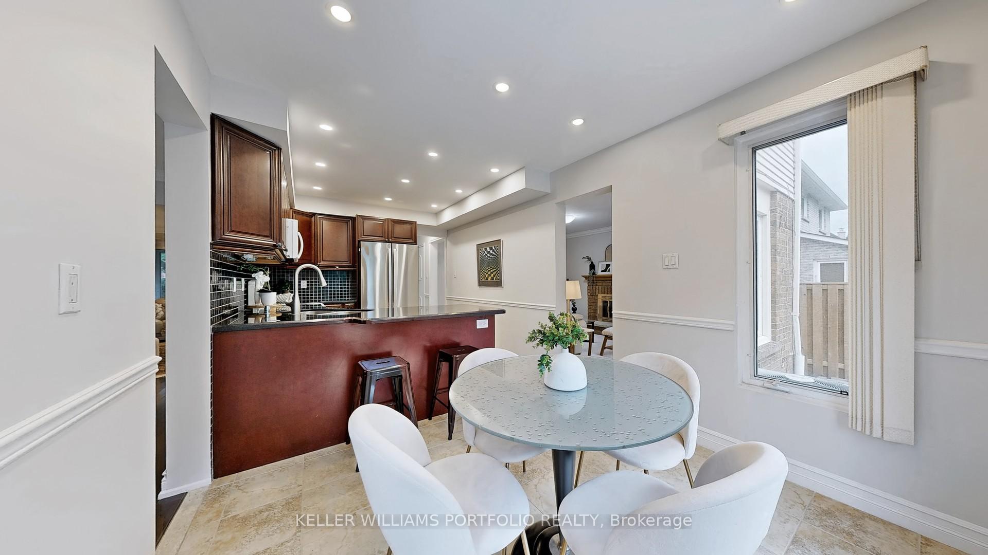 Photo 12 of 10 Valleyview Road, Markham, Thornlea — HOMEH