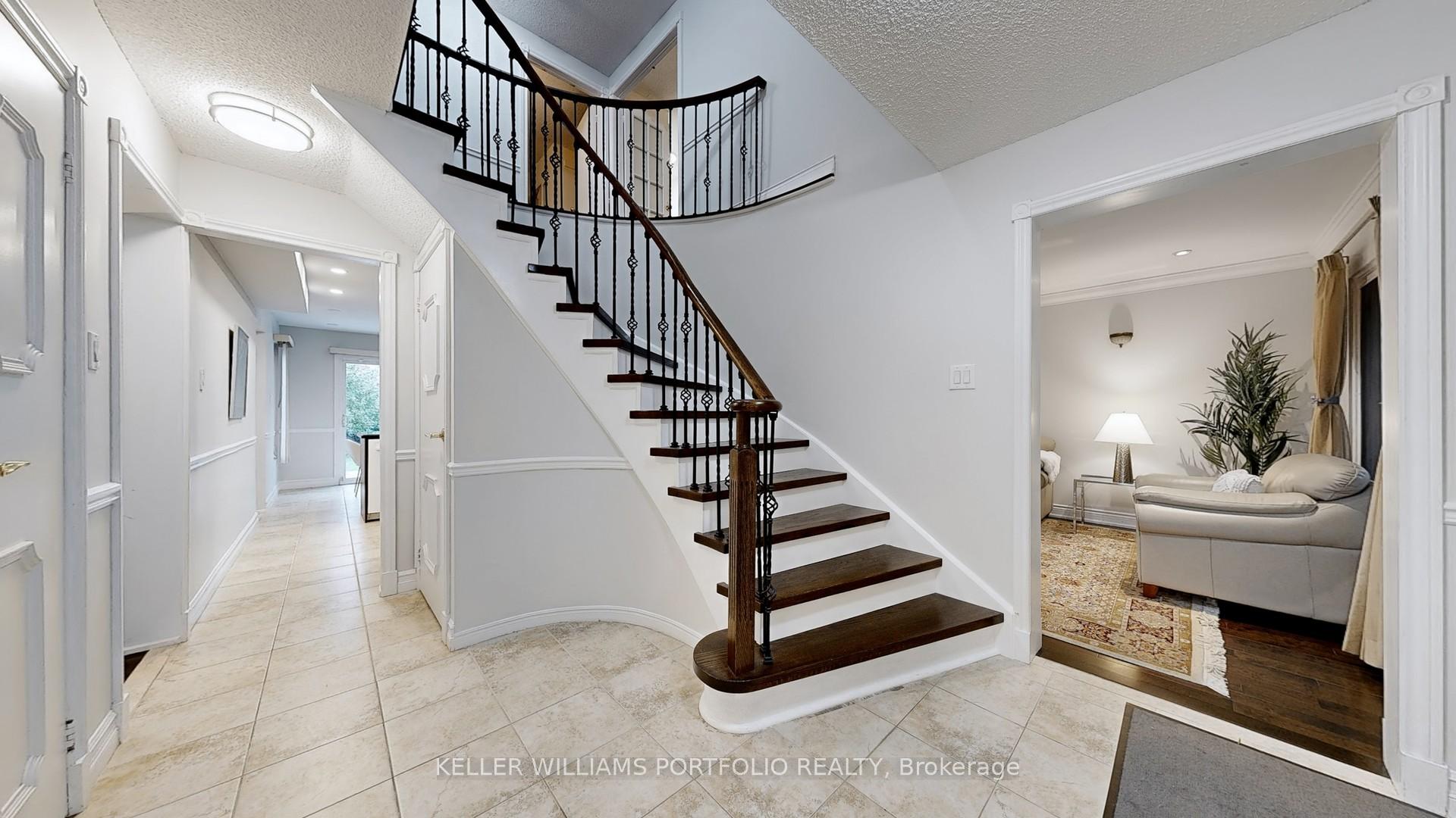 Photo 15 of 10 Valleyview Road, Markham, Thornlea — HOMEH