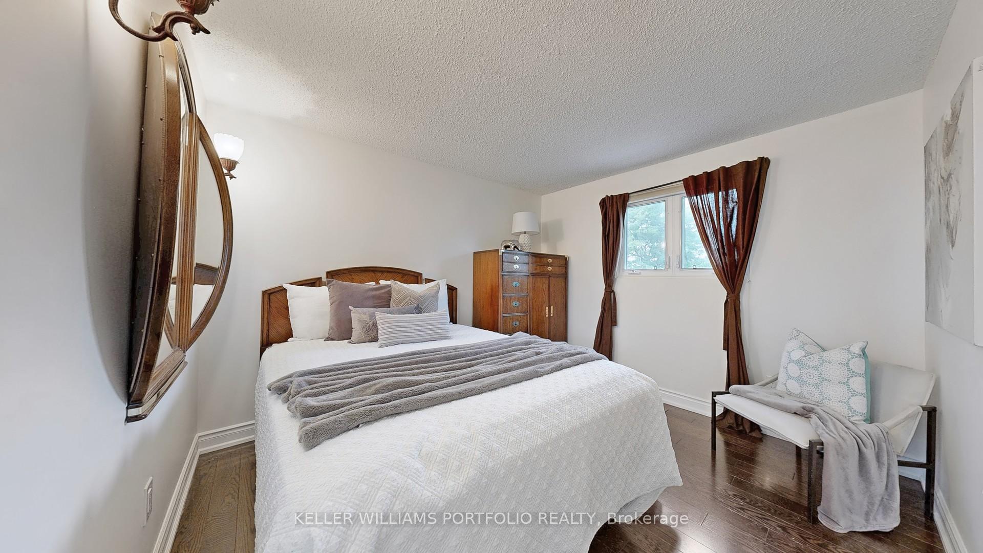 Photo 21 of 10 Valleyview Road, Markham, Thornlea — HOMEH