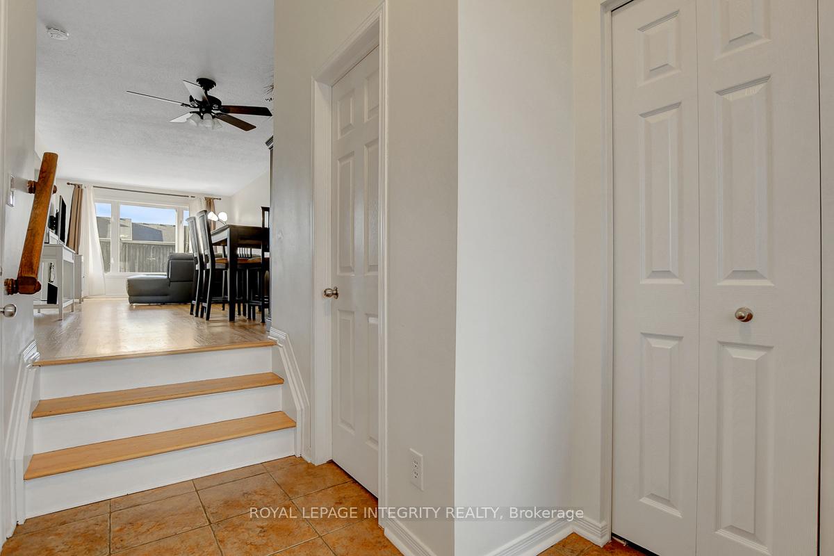 Photo 4 of 302 Brigitta Street, Ottawa, Kanata - Emerald Meadows/Trailwest — HOMEH