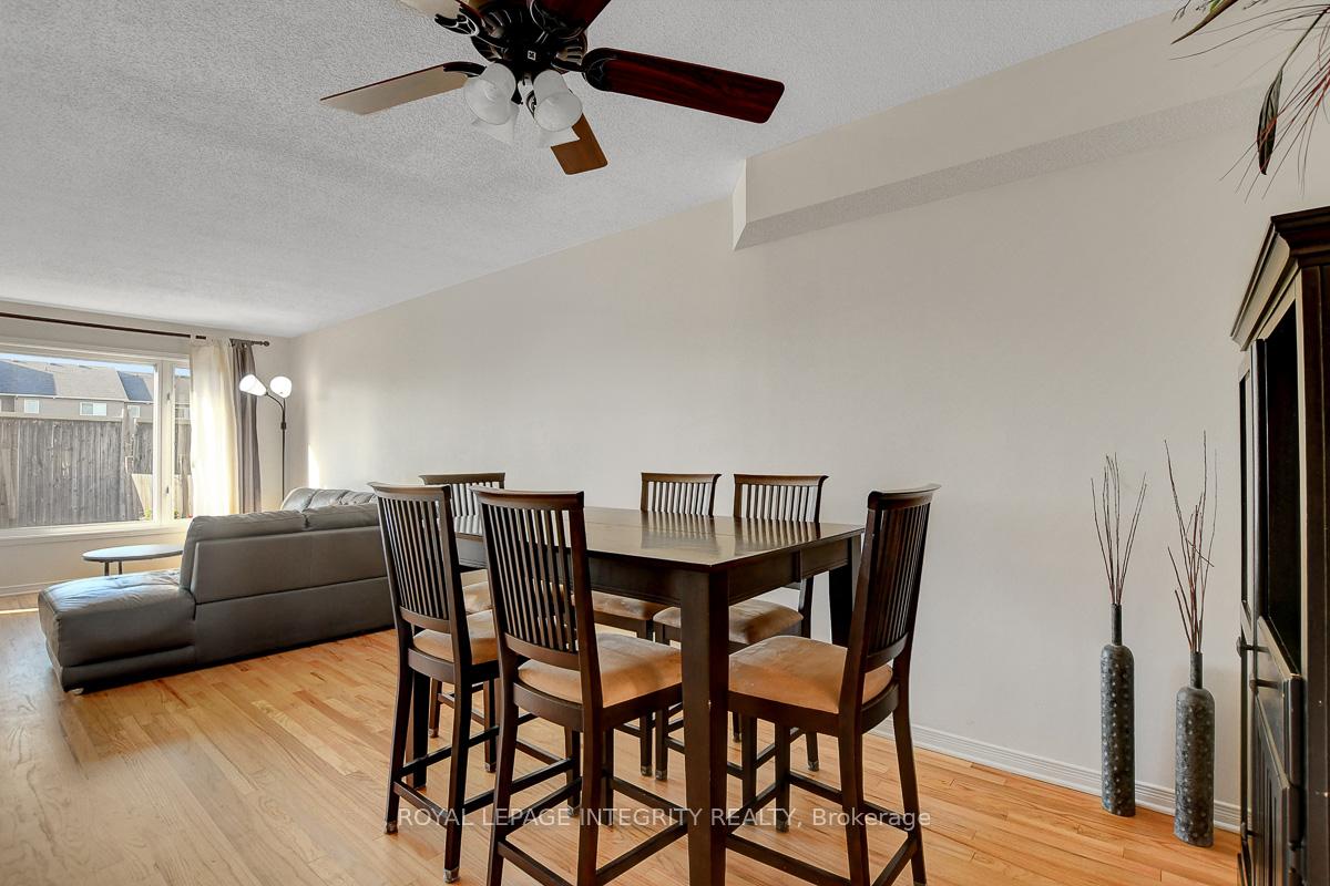 Photo 5 of 302 Brigitta Street, Ottawa, Kanata - Emerald Meadows/Trailwest — HOMEH