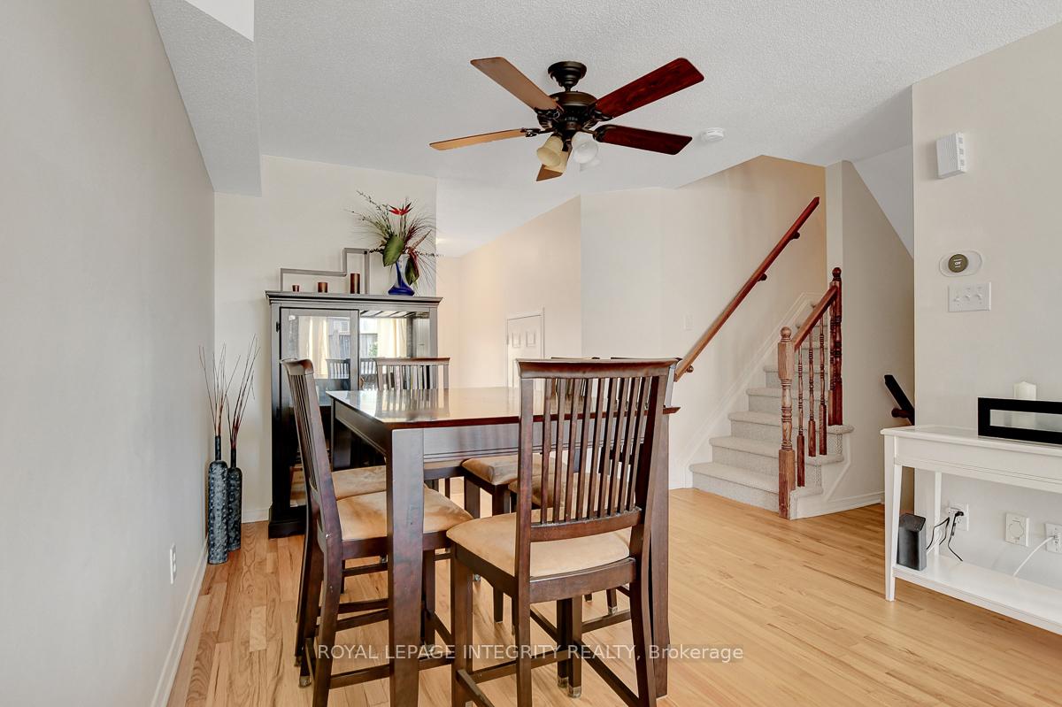 Photo 6 of 302 Brigitta Street, Ottawa, Kanata - Emerald Meadows/Trailwest — HOMEH