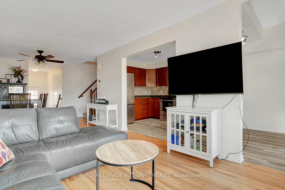 Photo 8 of 302 Brigitta Street, Ottawa, Kanata - Emerald Meadows/Trailwest — HOMEH