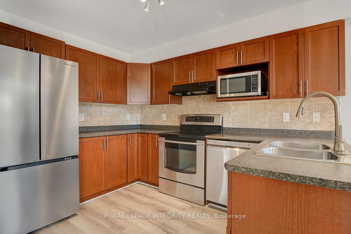 Photo 9 of 302 Brigitta Street, Ottawa, Kanata - Emerald Meadows/Trailwest — HOMEH