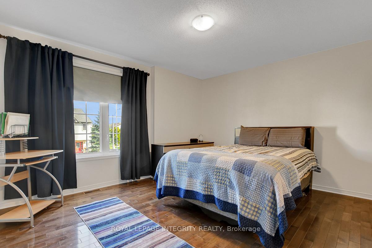 Photo 13 of 302 Brigitta Street, Ottawa, Kanata - Emerald Meadows/Trailwest — HOMEH