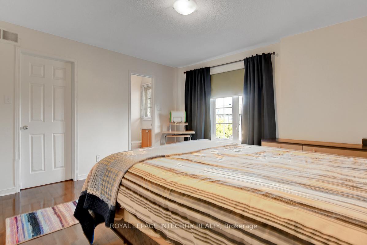 Photo 14 of 302 Brigitta Street, Ottawa, Kanata - Emerald Meadows/Trailwest — HOMEH