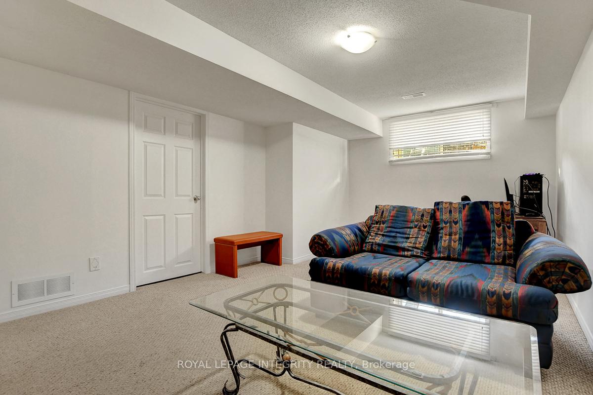 Photo 20 of 302 Brigitta Street, Ottawa, Kanata - Emerald Meadows/Trailwest — HOMEH