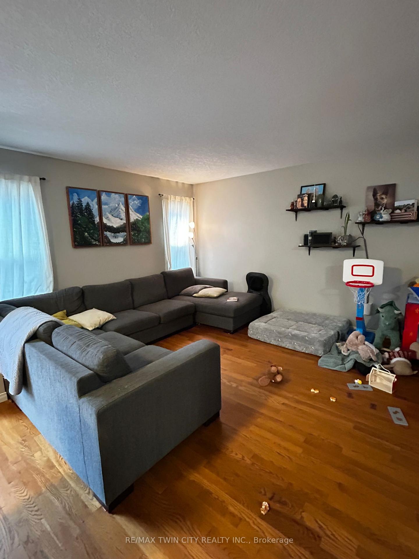 Photo 5 of 224 Purple Sage Crescent, Kitchener — HOMEH