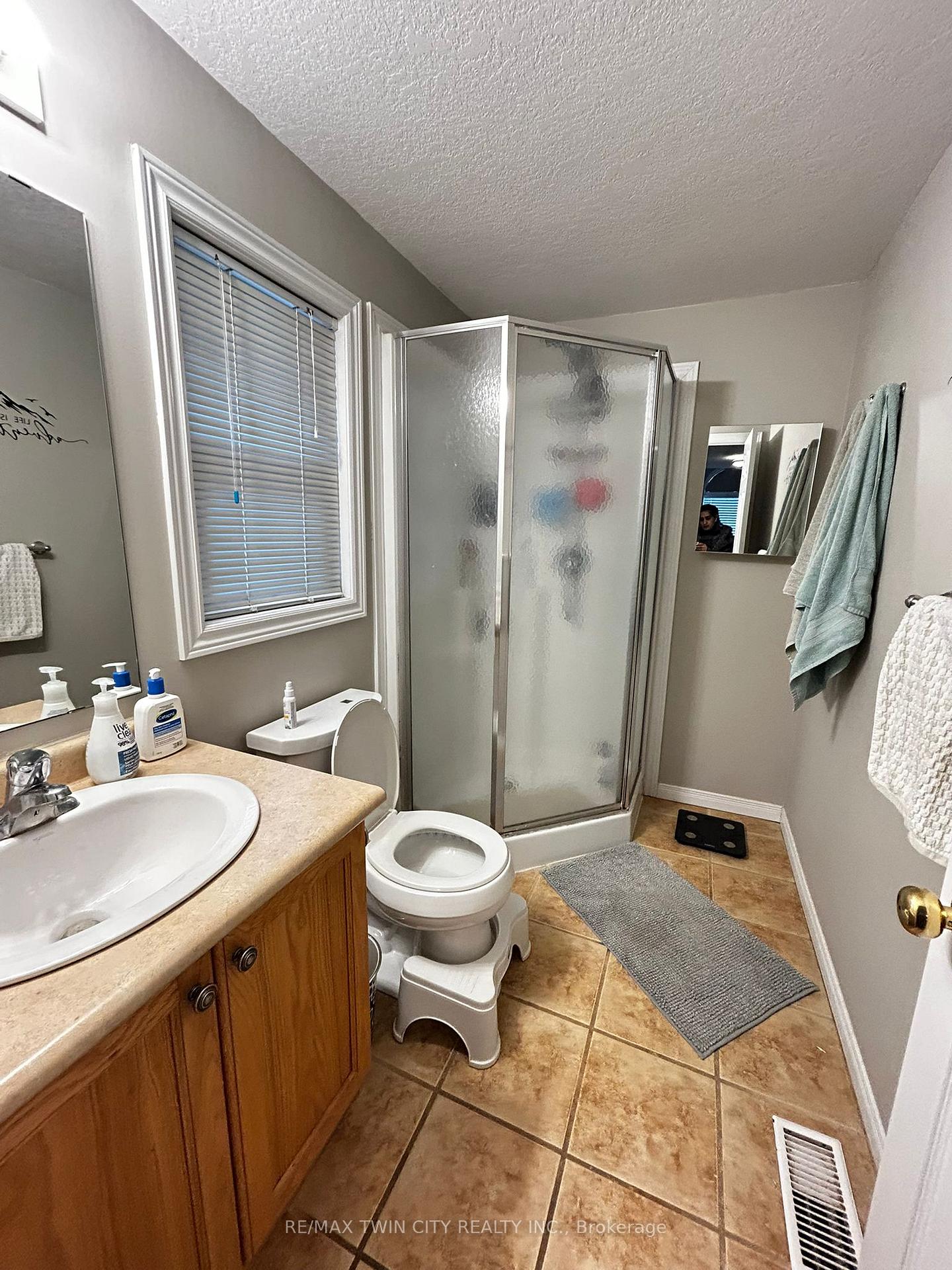 Photo 9 of 224 Purple Sage Crescent, Kitchener — HOMEH