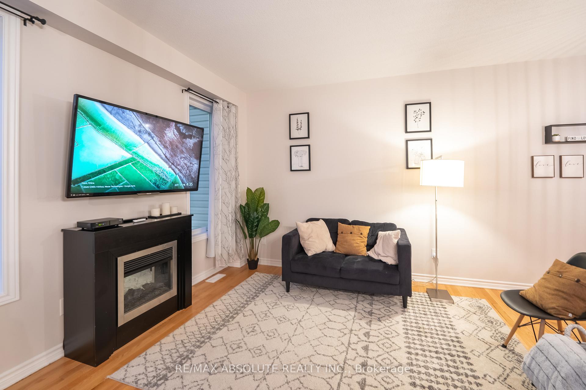 Photo 6 of 318 Livery Street, Ottawa, Kanata - Emerald Meadows/Trailwest — HOMEH